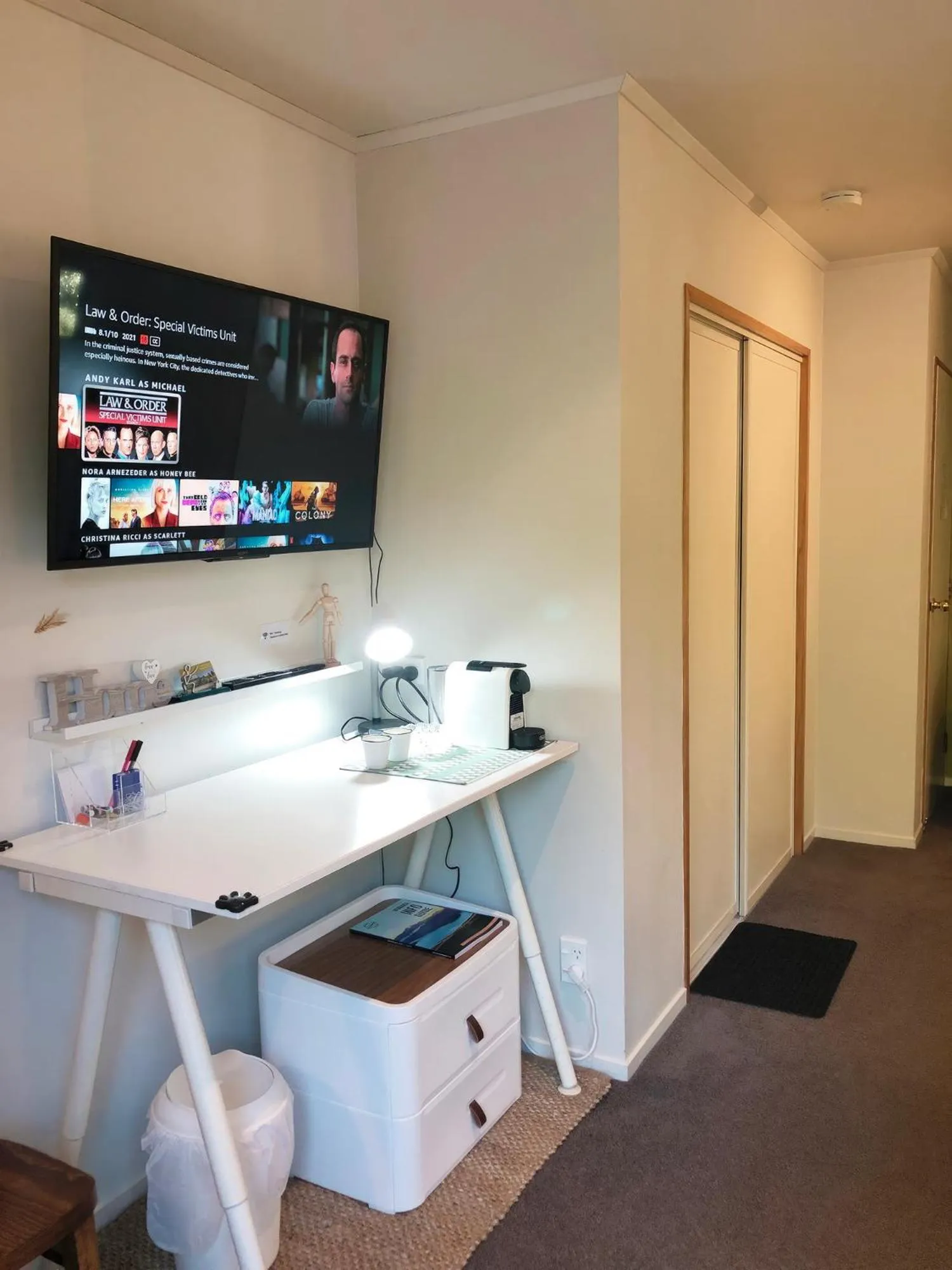 TV and multimedia in Alpine View Lodge