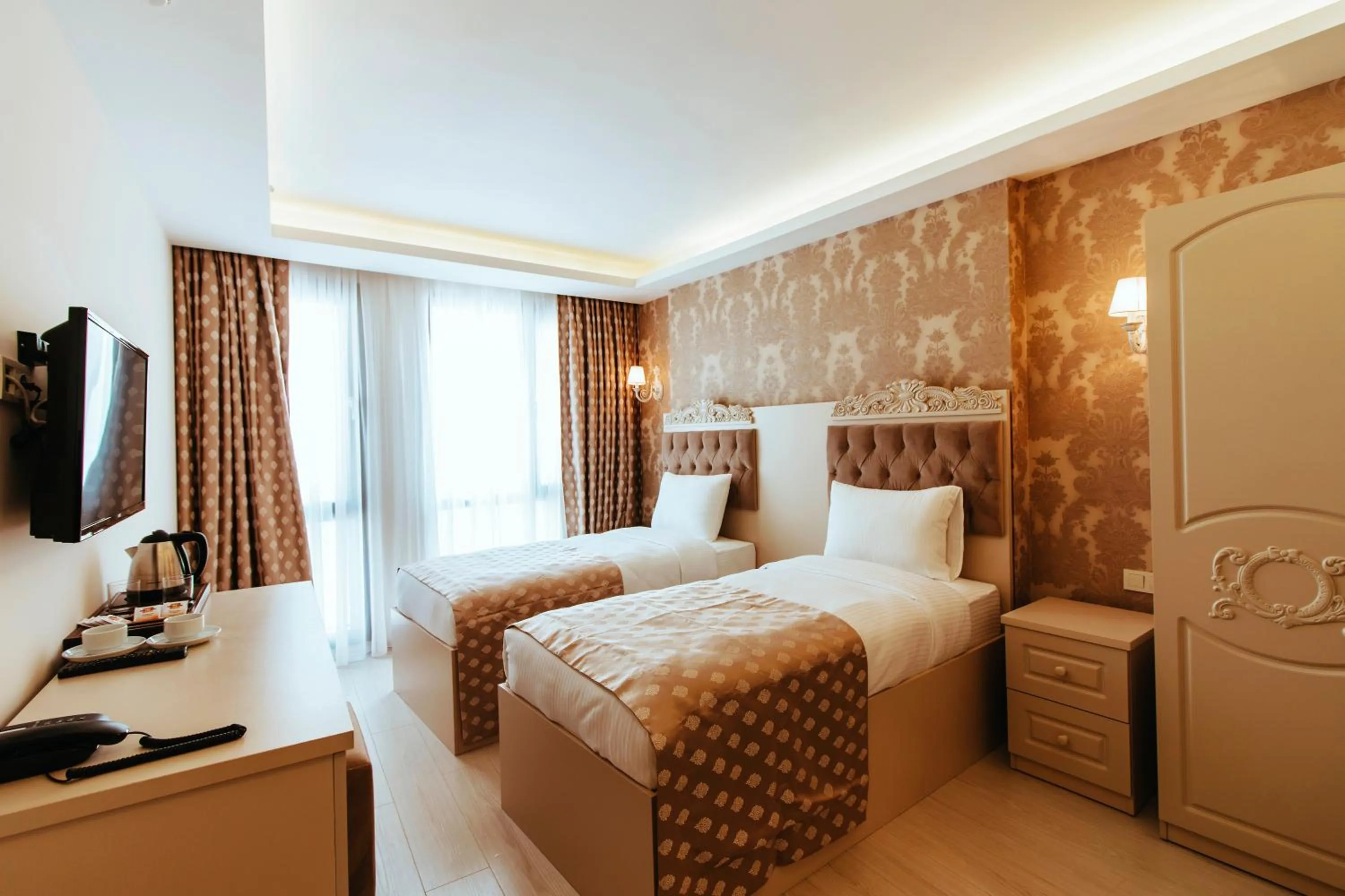 Bed in Istanroom by Keo