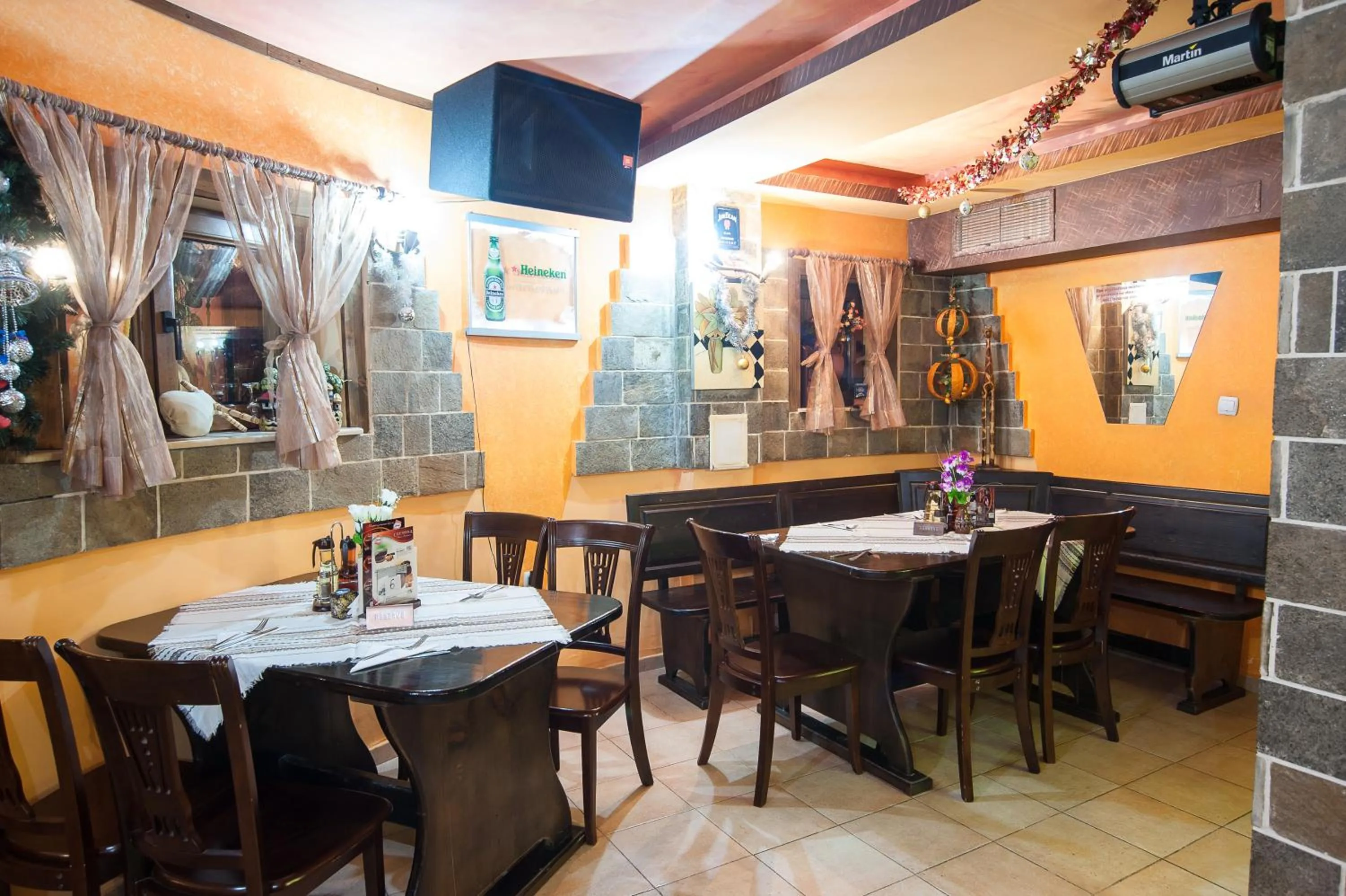 Restaurant/places to eat in The Castle Complex