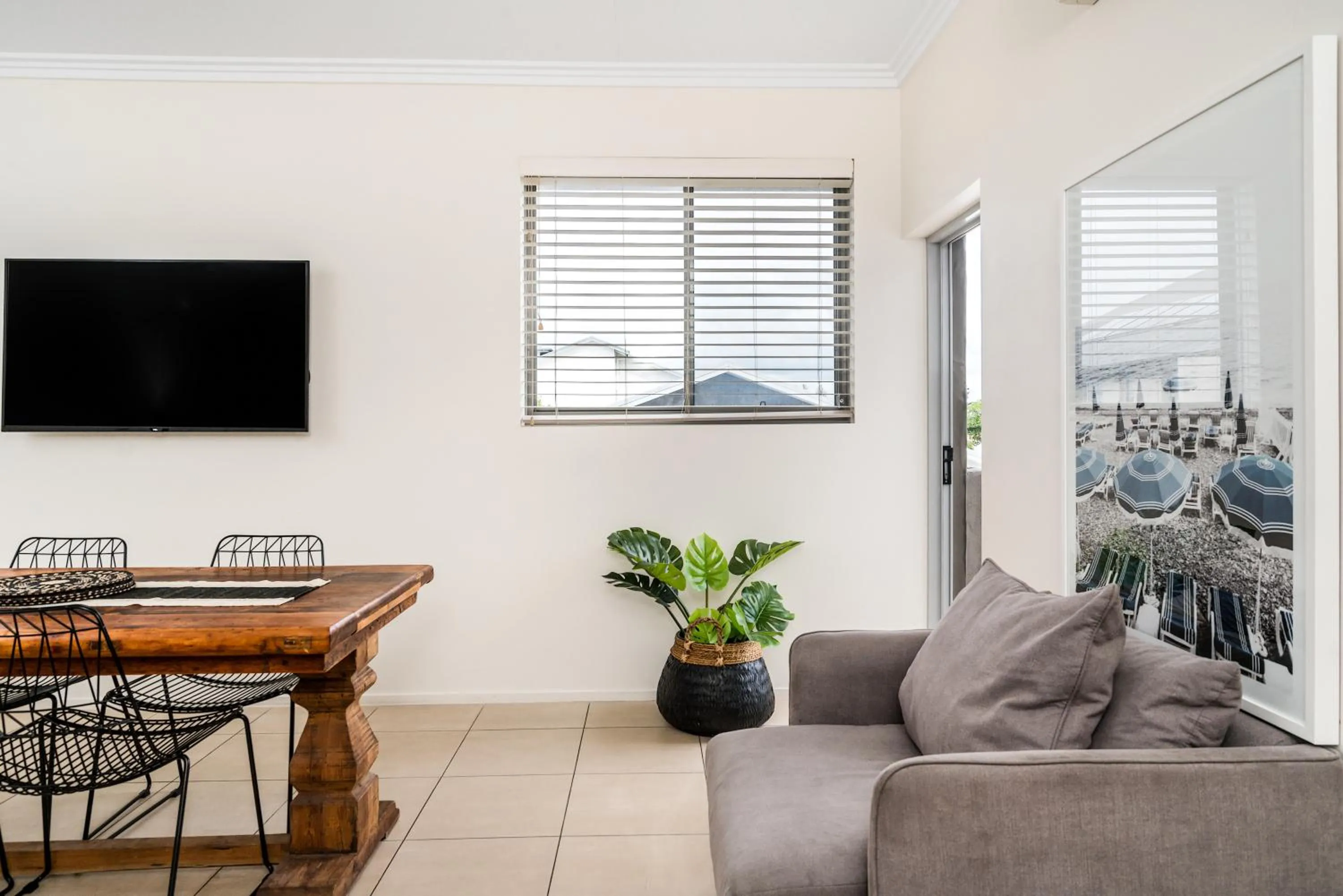 Living room in Byron Bay Hotel and Apartments