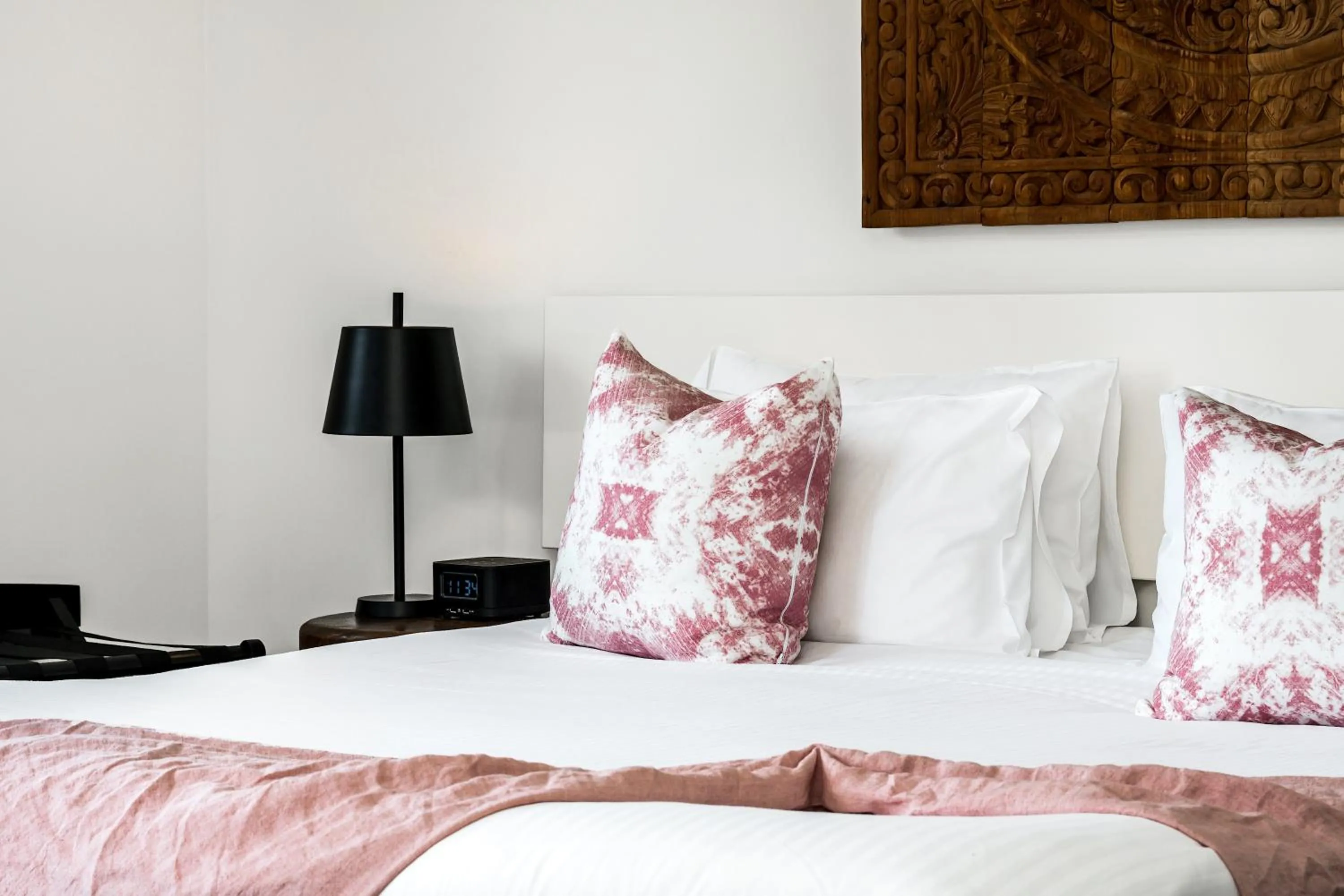 Bedroom, Bed in Byron Bay Hotel and Apartments