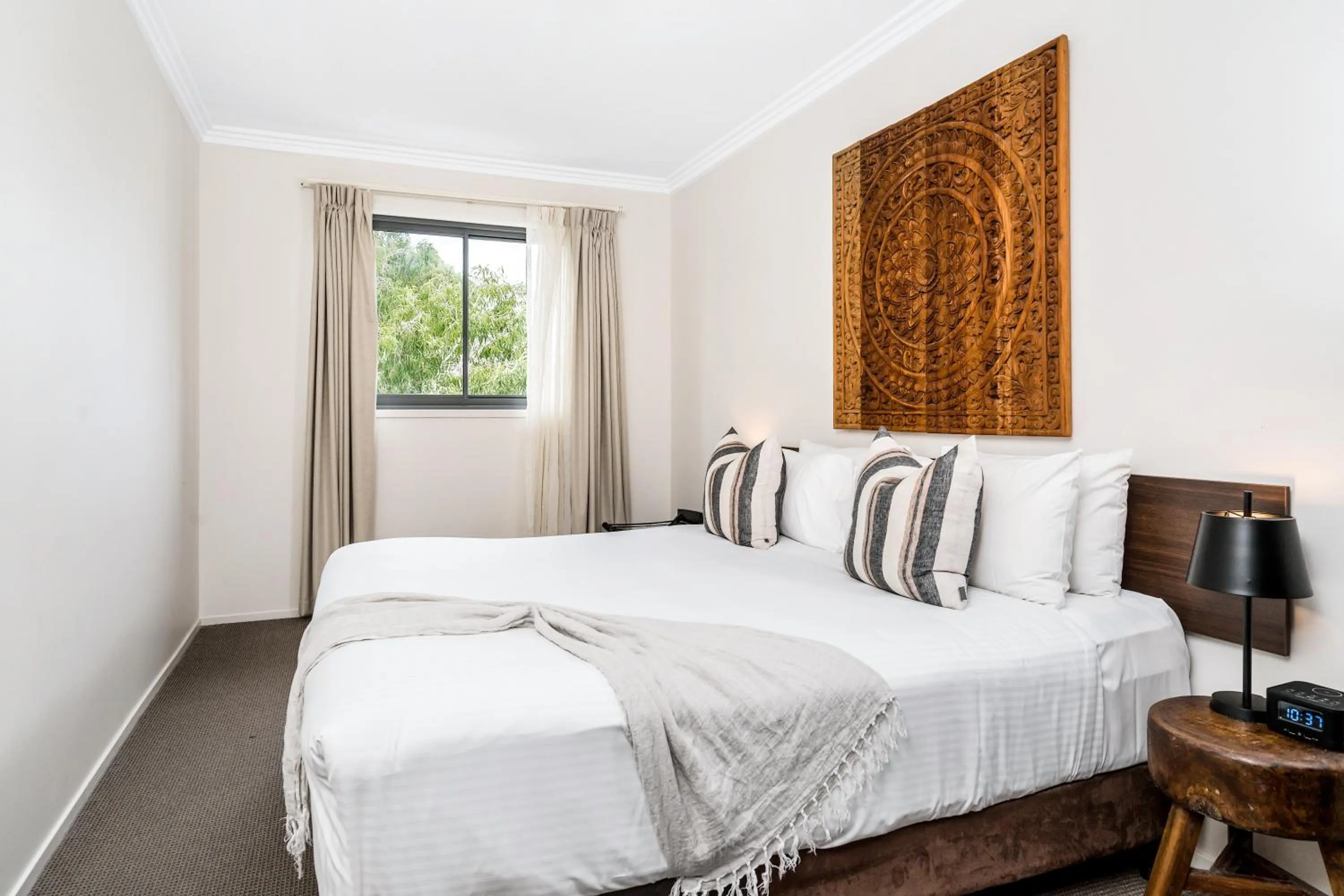 Bedroom, Bed in Byron Bay Hotel and Apartments
