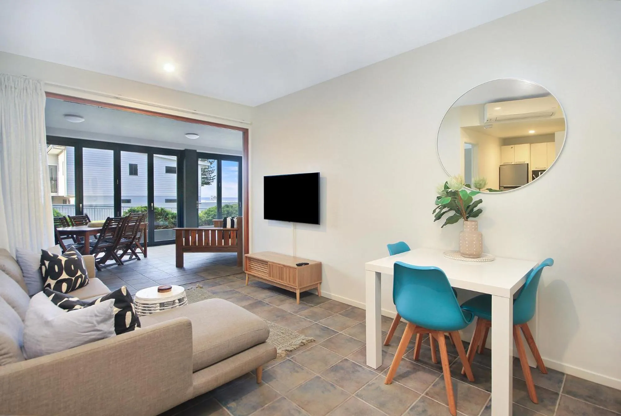 Patio in Lennox Holiday Apartments