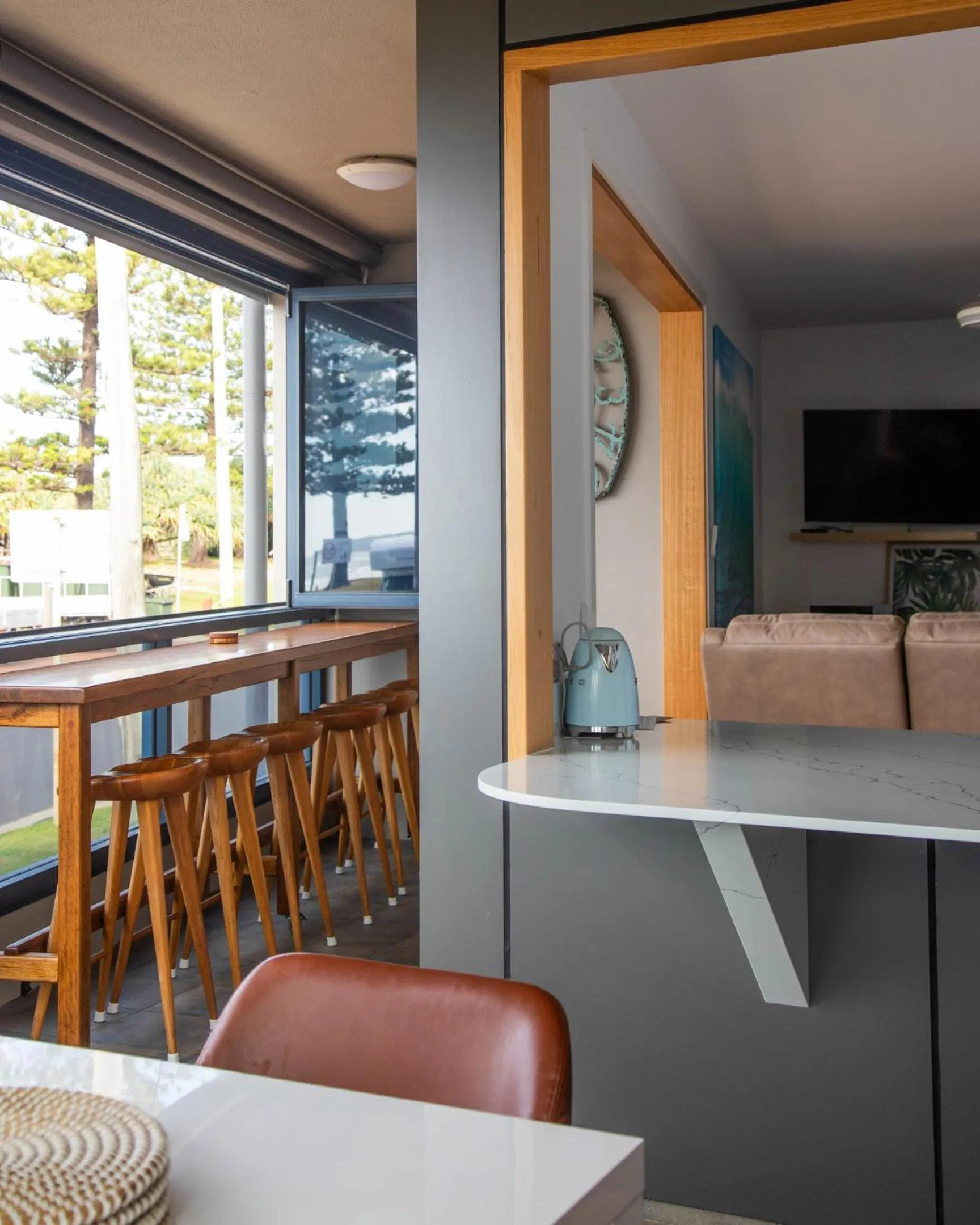 TV and multimedia in Lennox Holiday Apartments