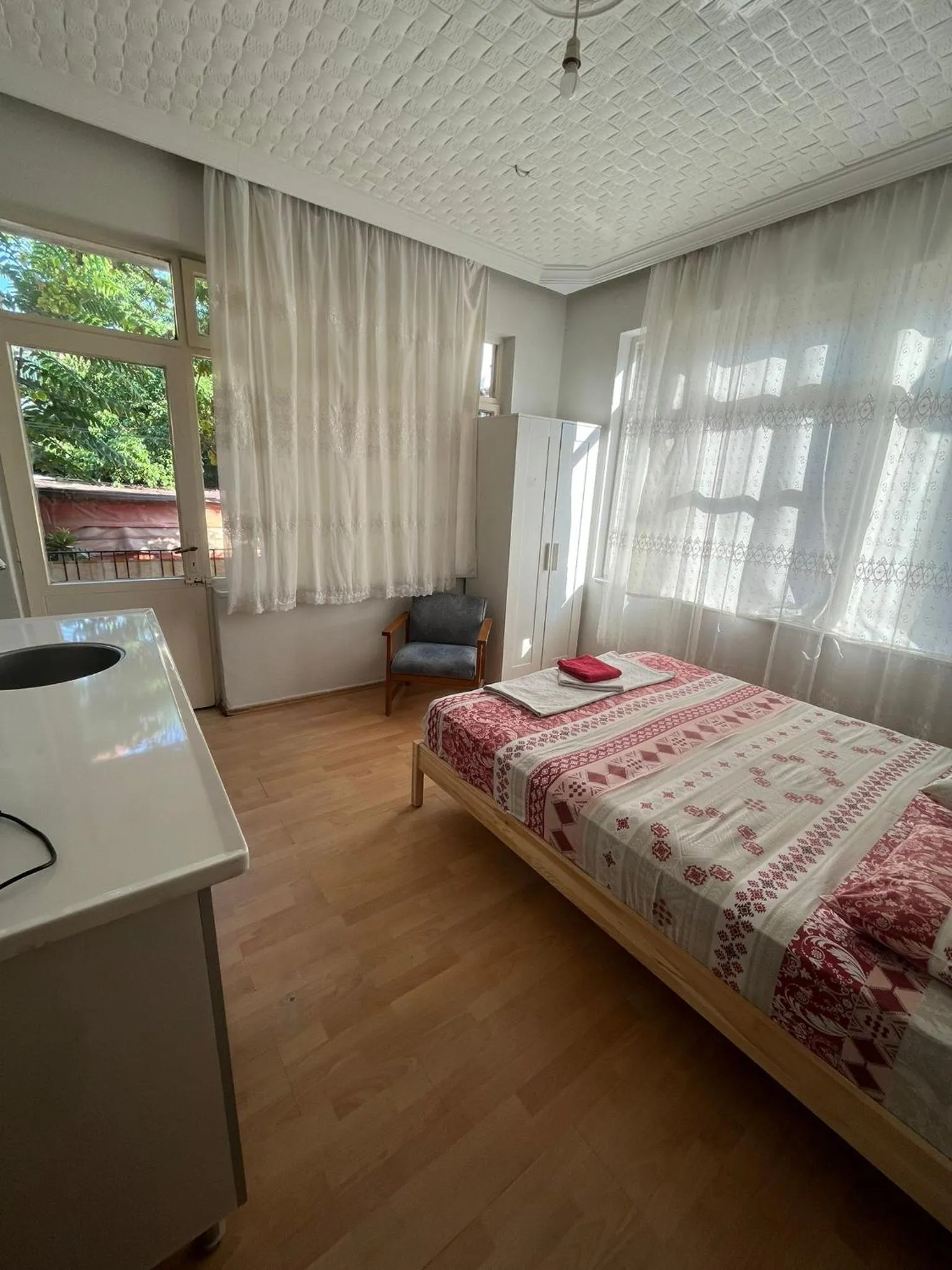 Photo of the whole room, Bed in Erkal Pension
