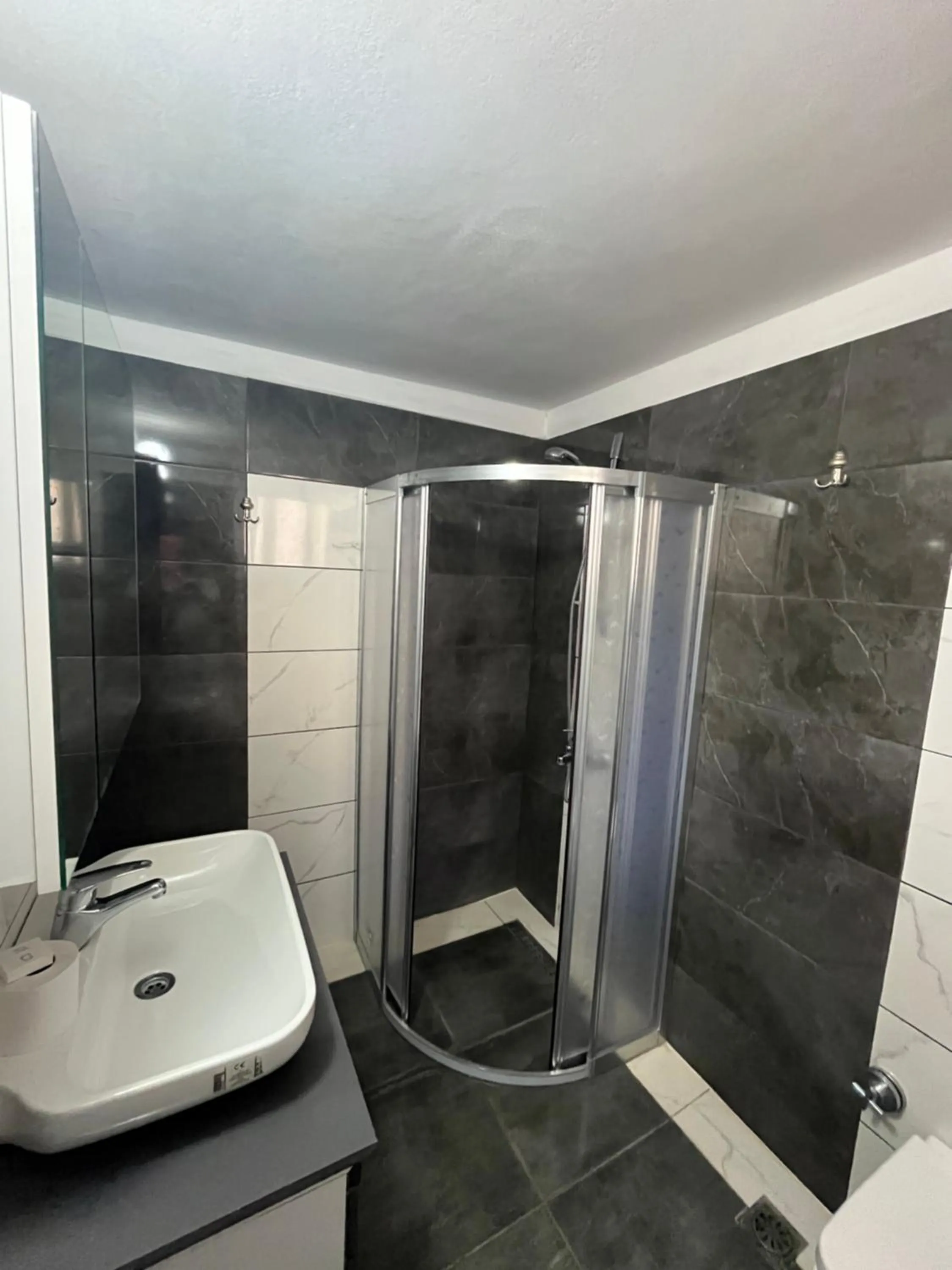 Shower in Erkal Pension