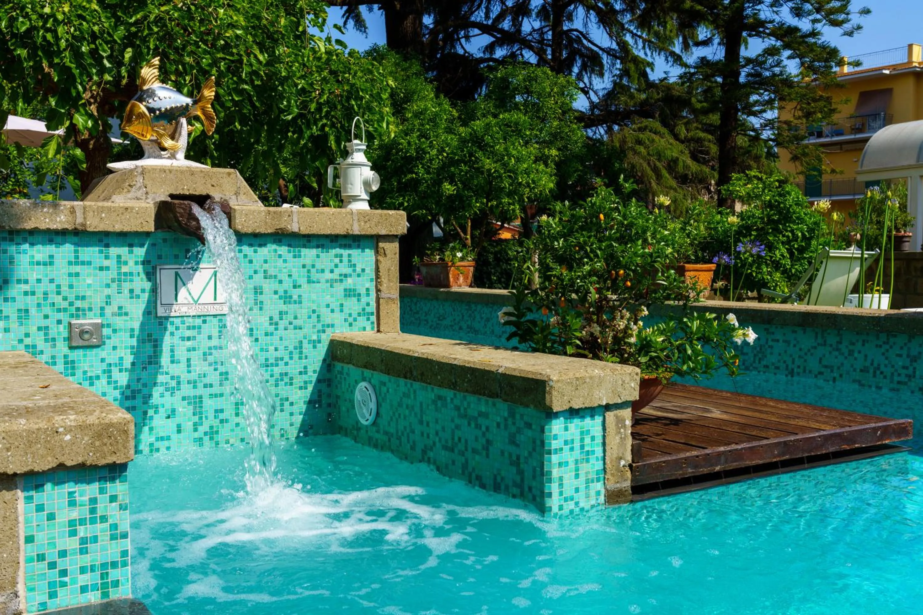 Swimming pool in Villa Manning Relais