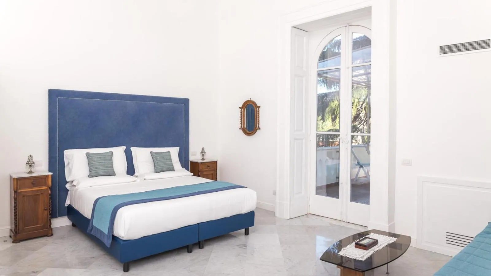 Bedroom, Bed in Villa Manning Relais