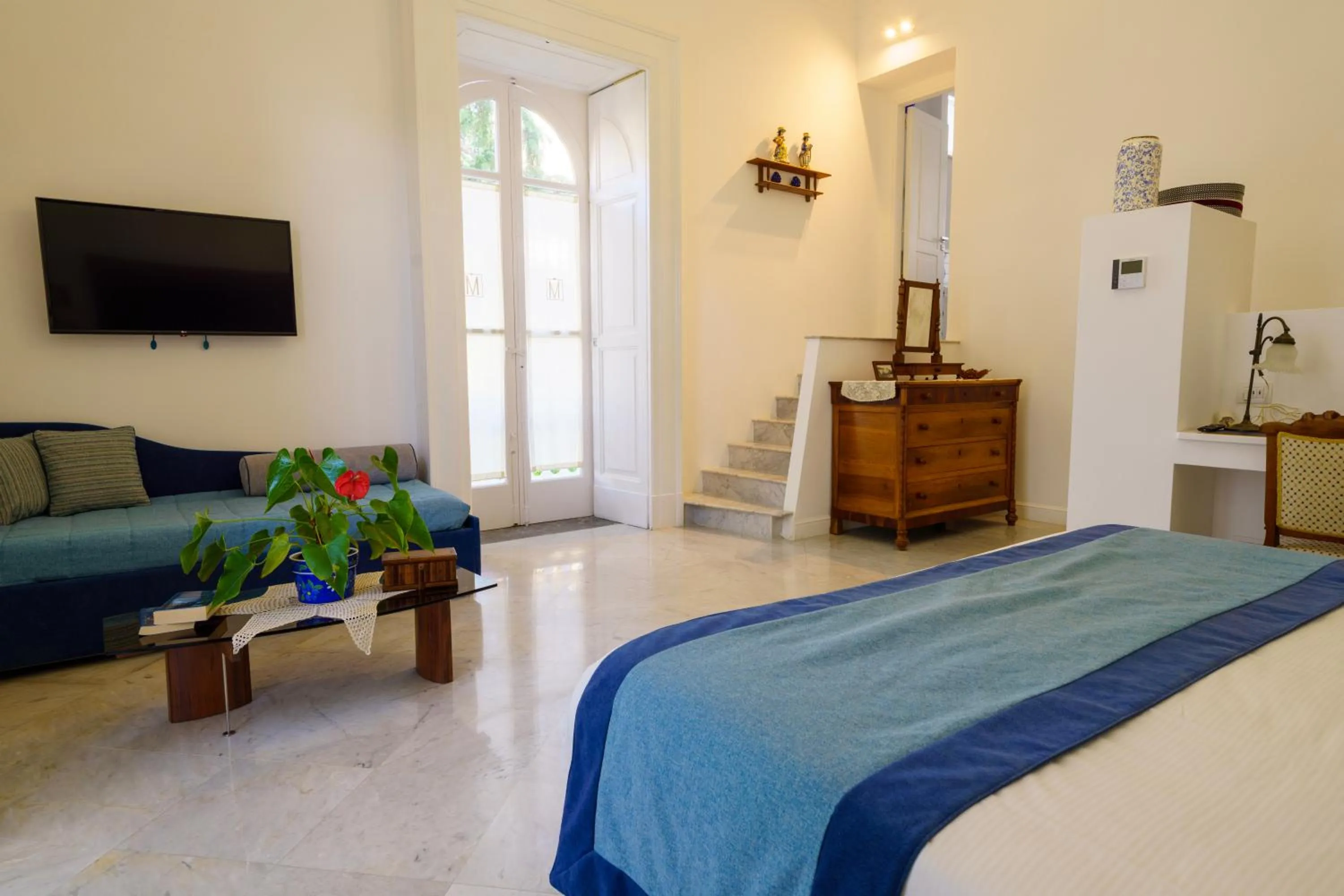 Photo of the whole room, Bed in Villa Manning Relais