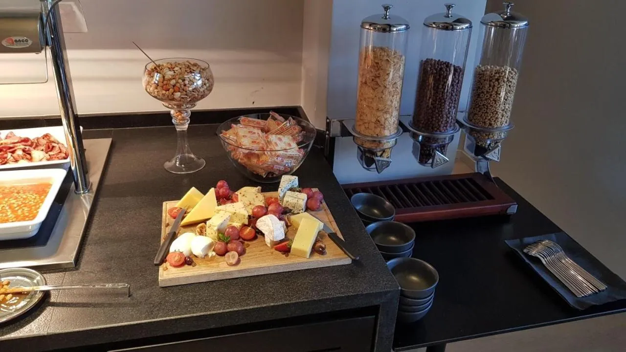 Breakfast in Abacus Suites