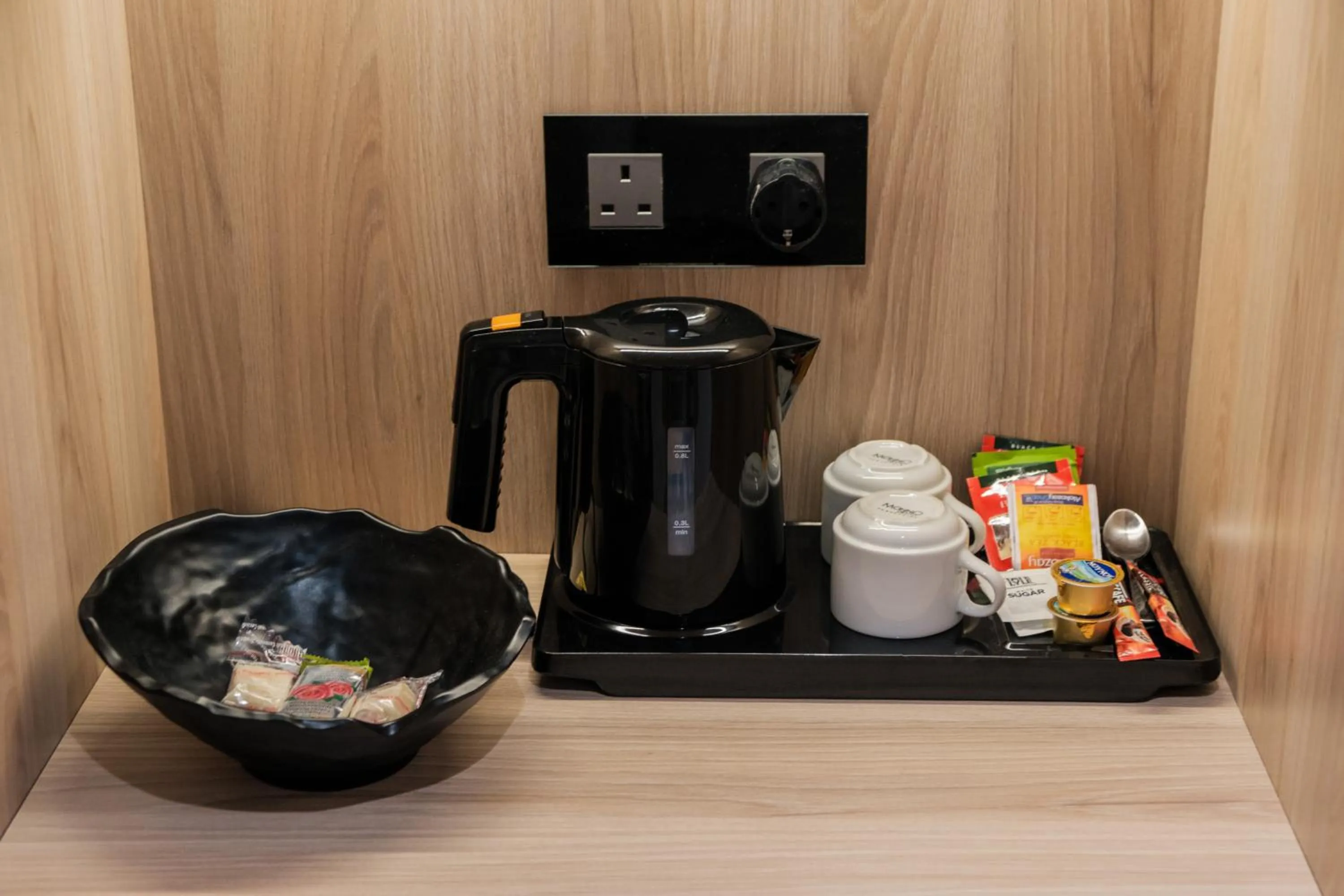 Coffee/tea facilities in Abacus Suites
