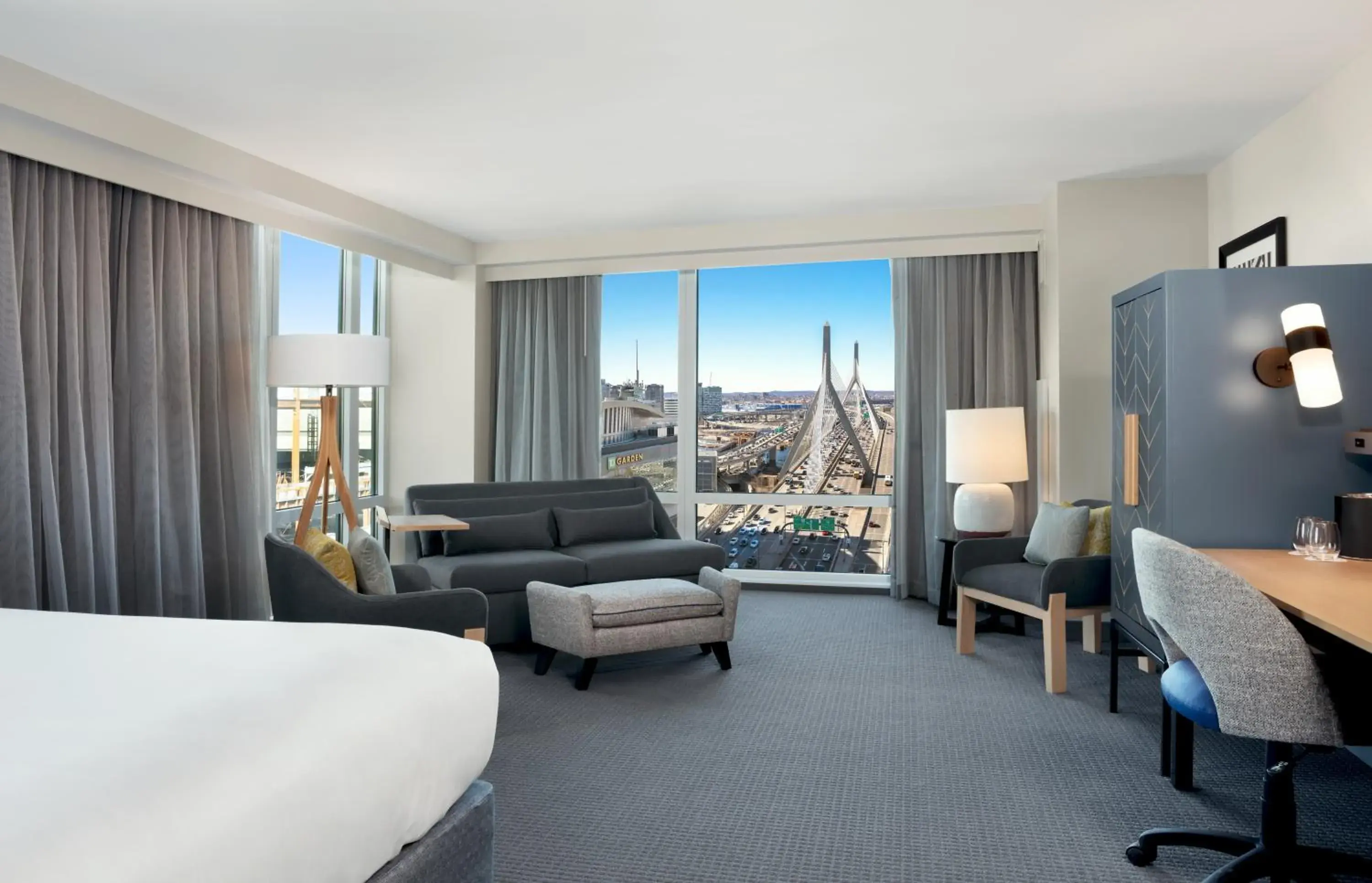 Corner King Room with Sofa Bed in Courtyard Boston Downtown/North Station Corner King Room with Sofa Bed in Courtyard Boston Downtown/North Station