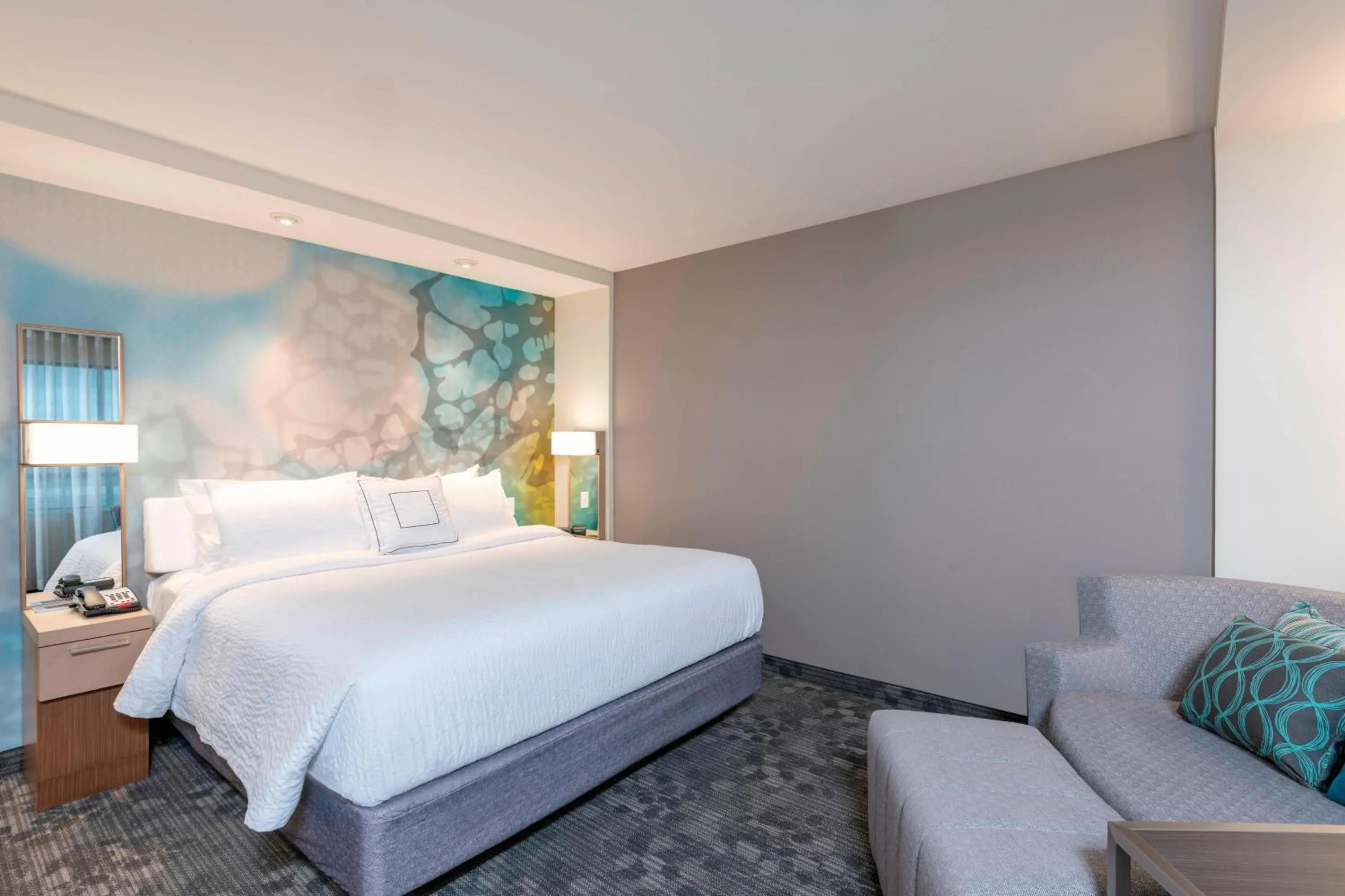 Photo of the whole room, Bed in Courtyard by Marriott Cleveland Elyria