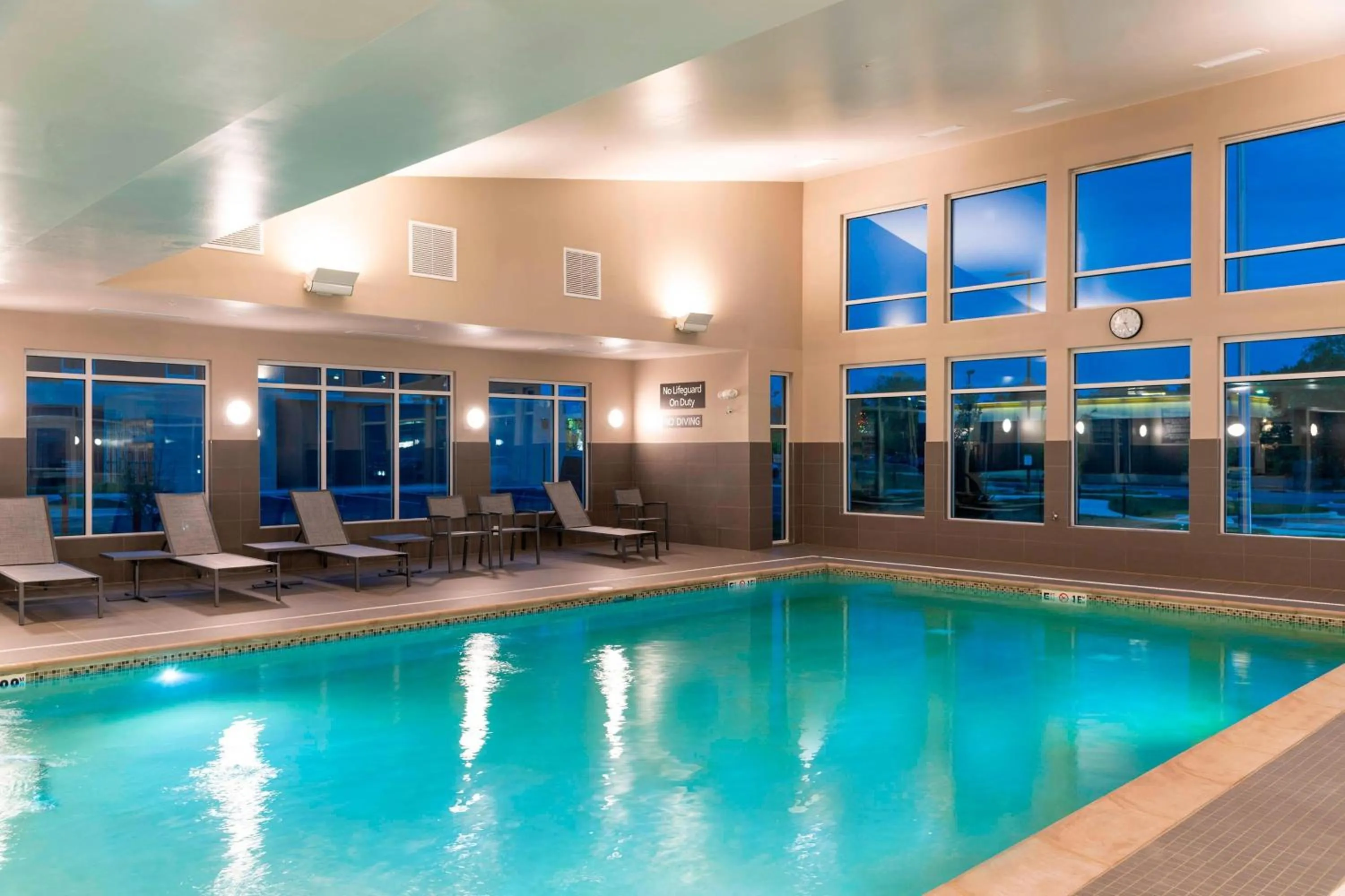 Swimming pool in Residence Inn by Marriott Lafayette