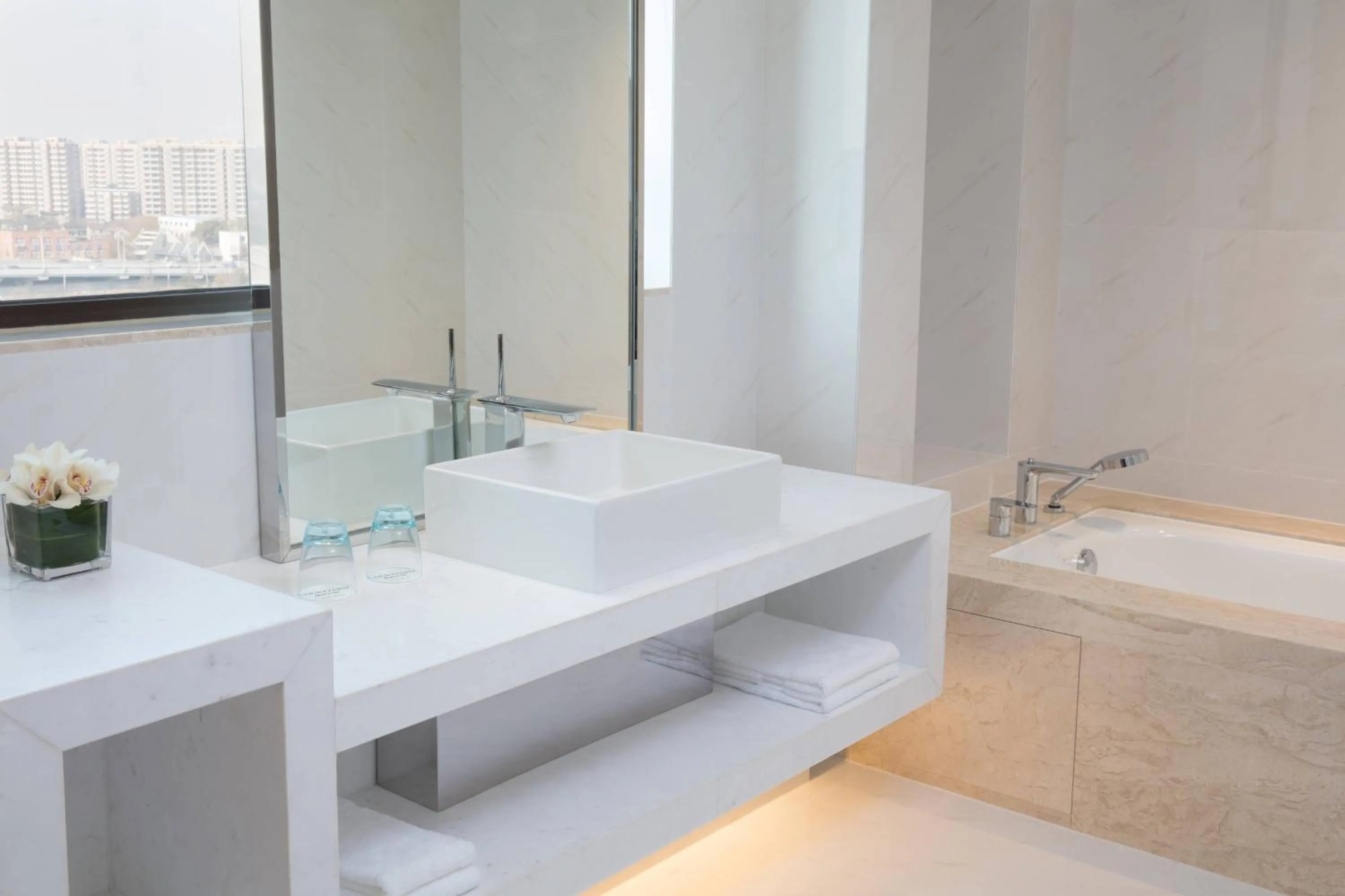 Bathroom in Courtyard by Marriott Shanghai Changfeng Park