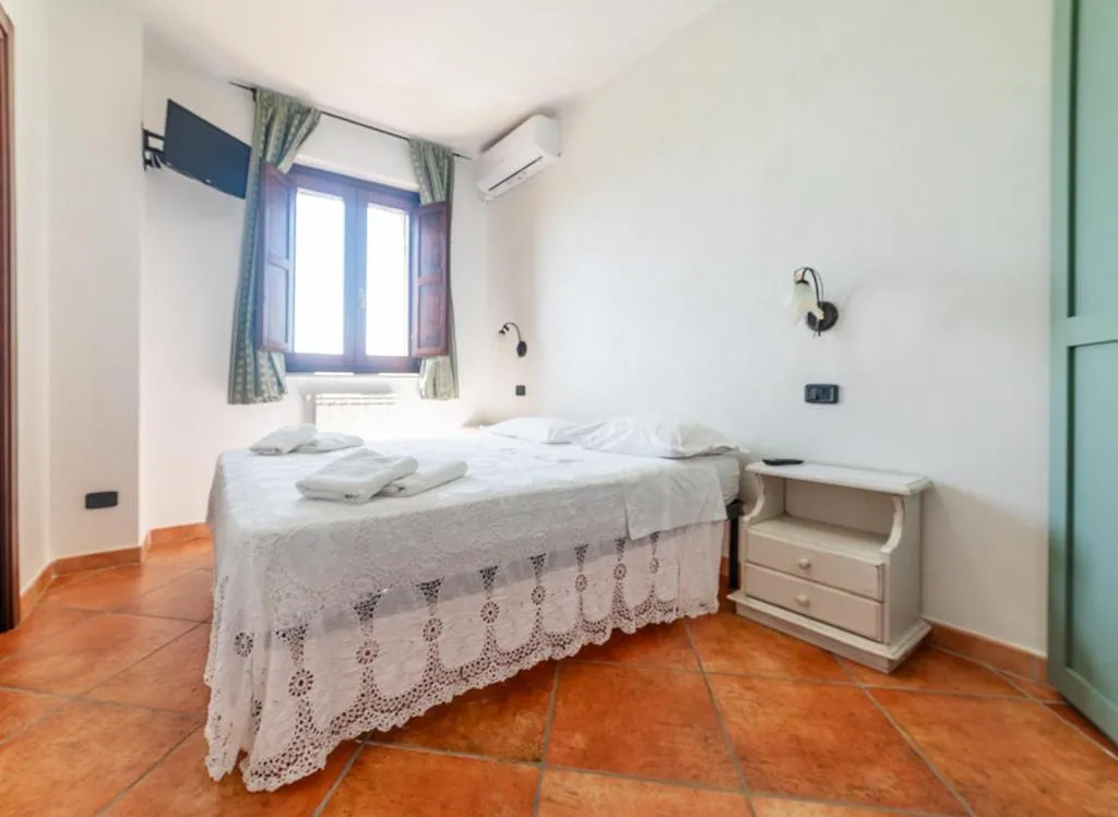 Bedroom, Bed in Agriturismo San Basilio