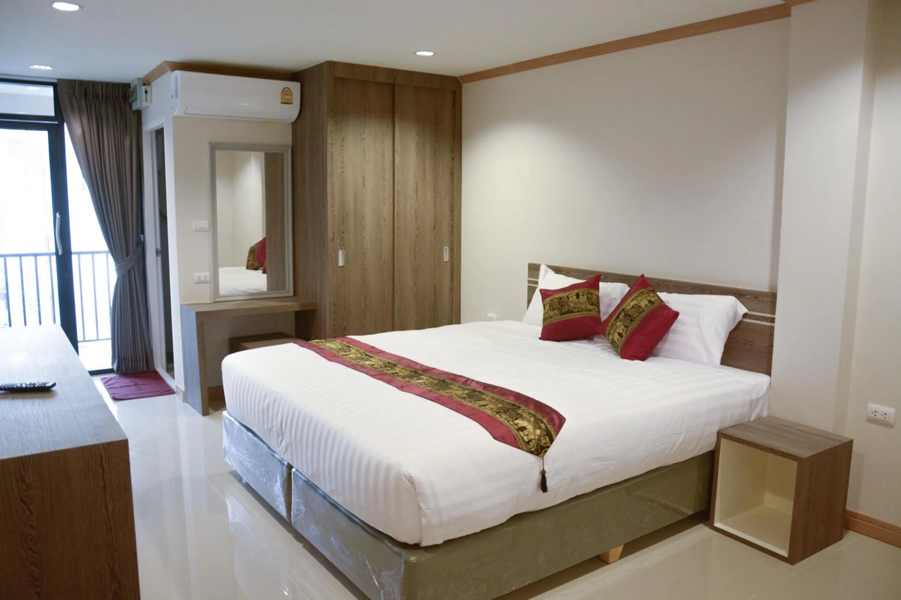 Bed in Sunlight Hotel