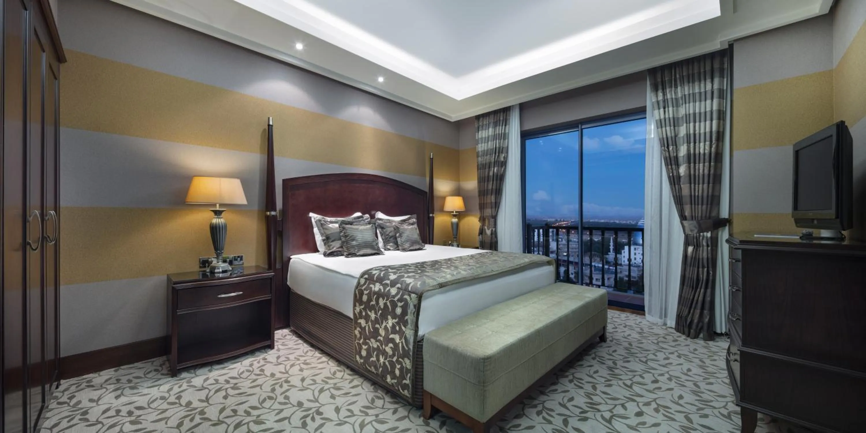 Spring, Bed in Merit Lefkosa Hotel & Casino