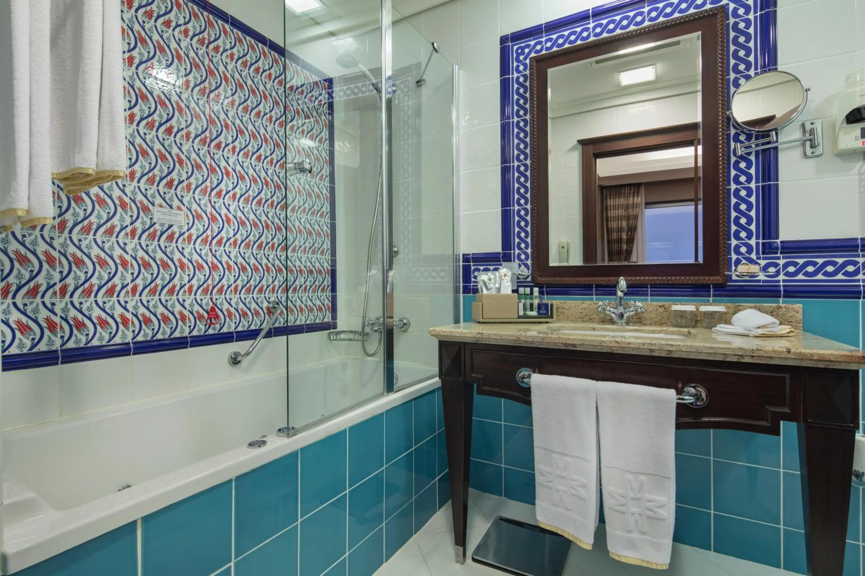 Shower in Merit Lefkosa Hotel & Casino