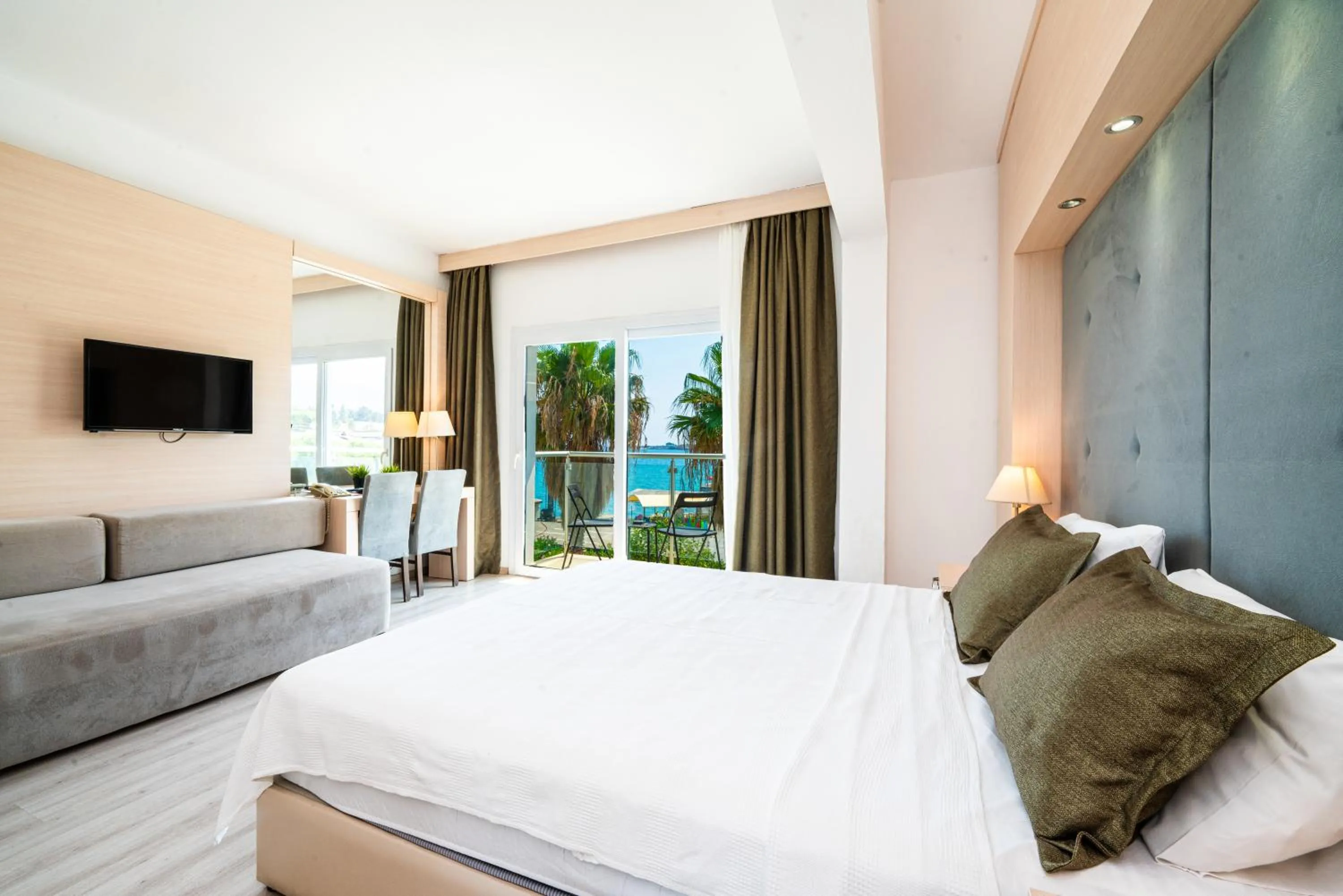 Tennis court in Manolya Hotel