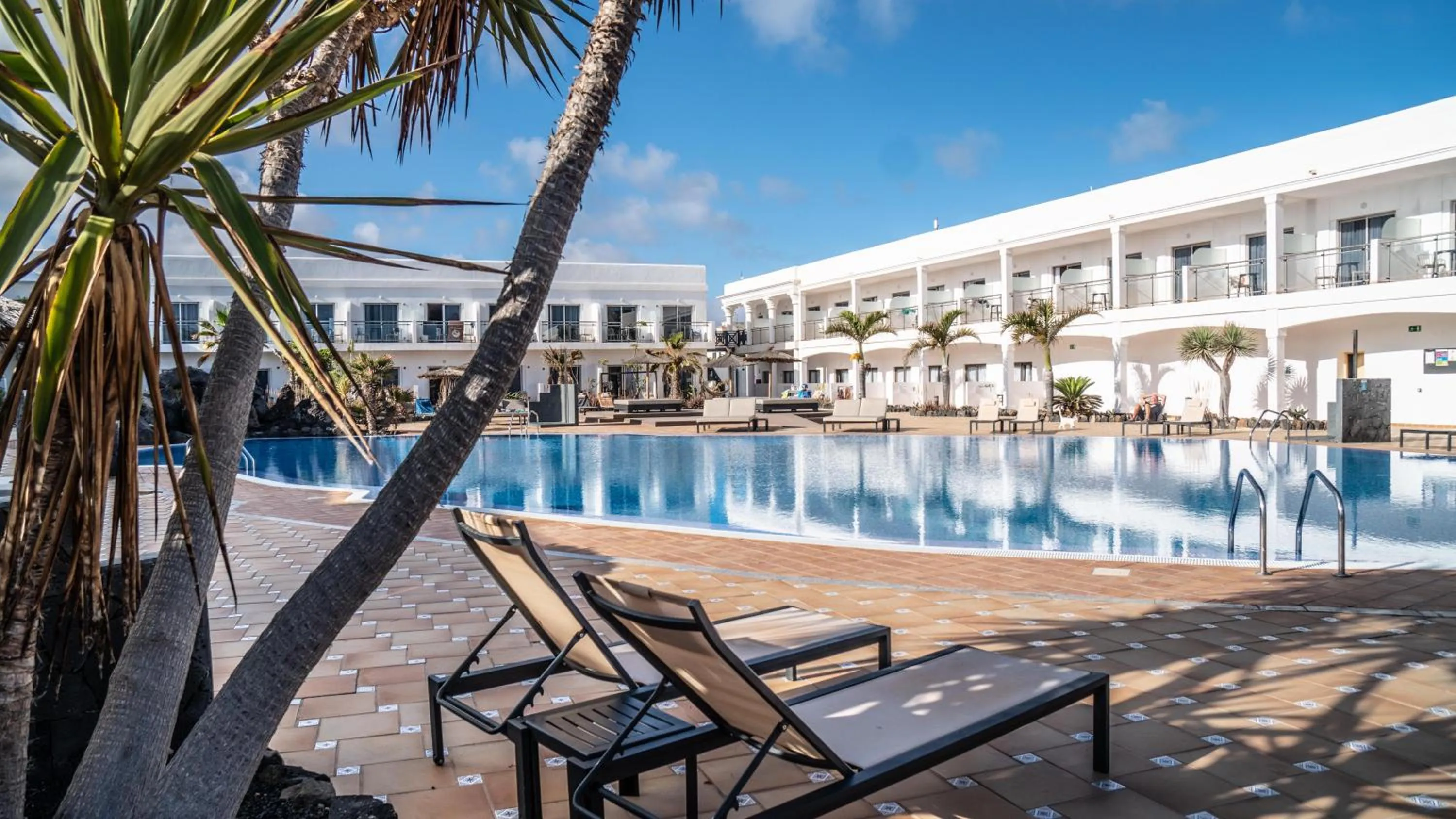 Swimming pool in Coral Cotillo Beach