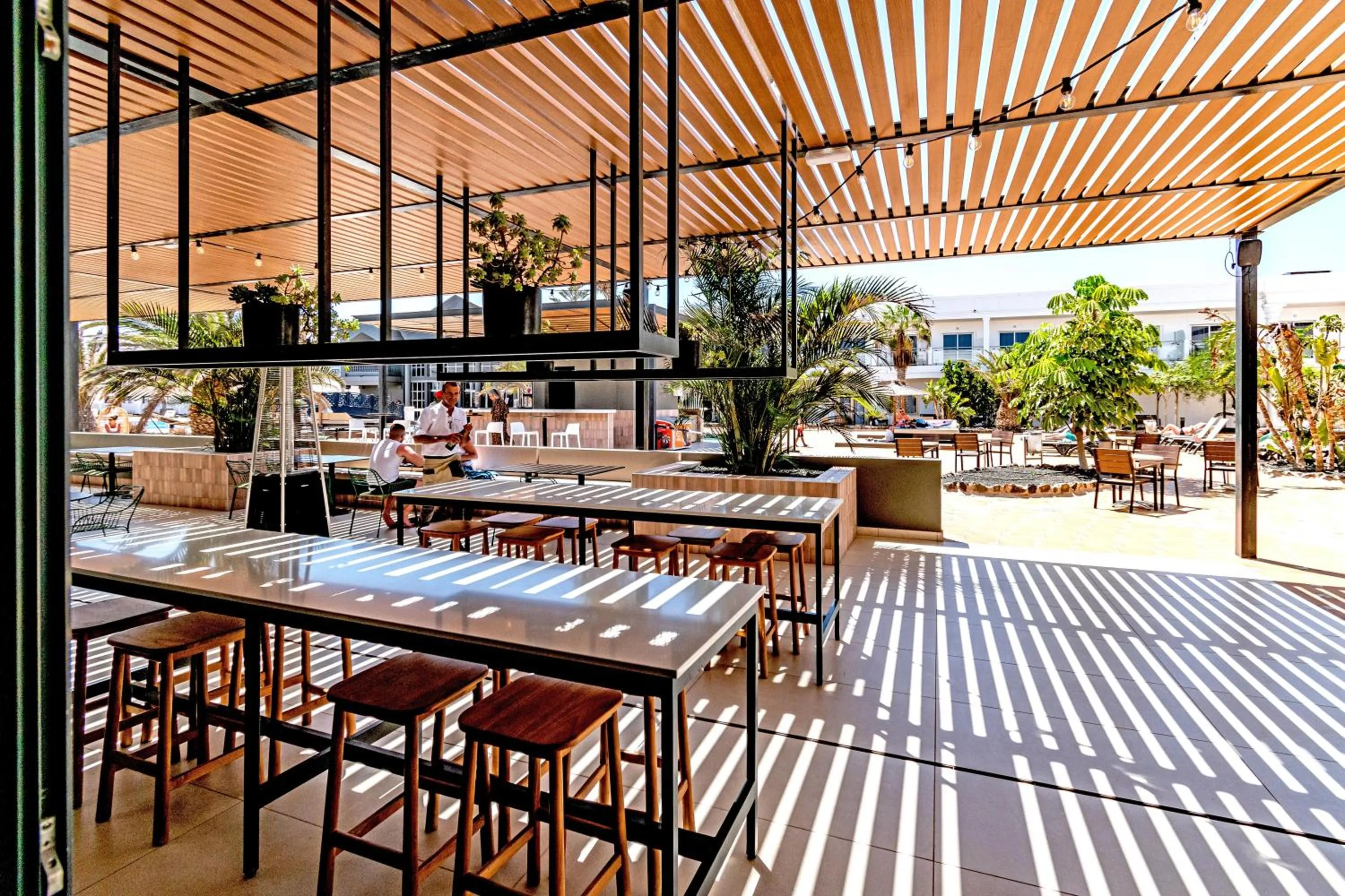 Restaurant/places to eat in Coral Cotillo Beach