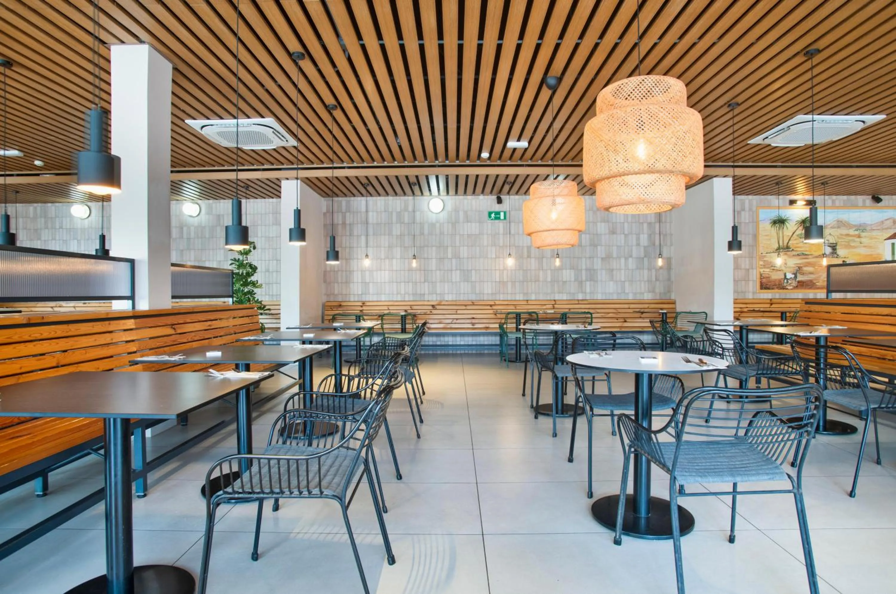 Restaurant/places to eat in Coral Cotillo Beach