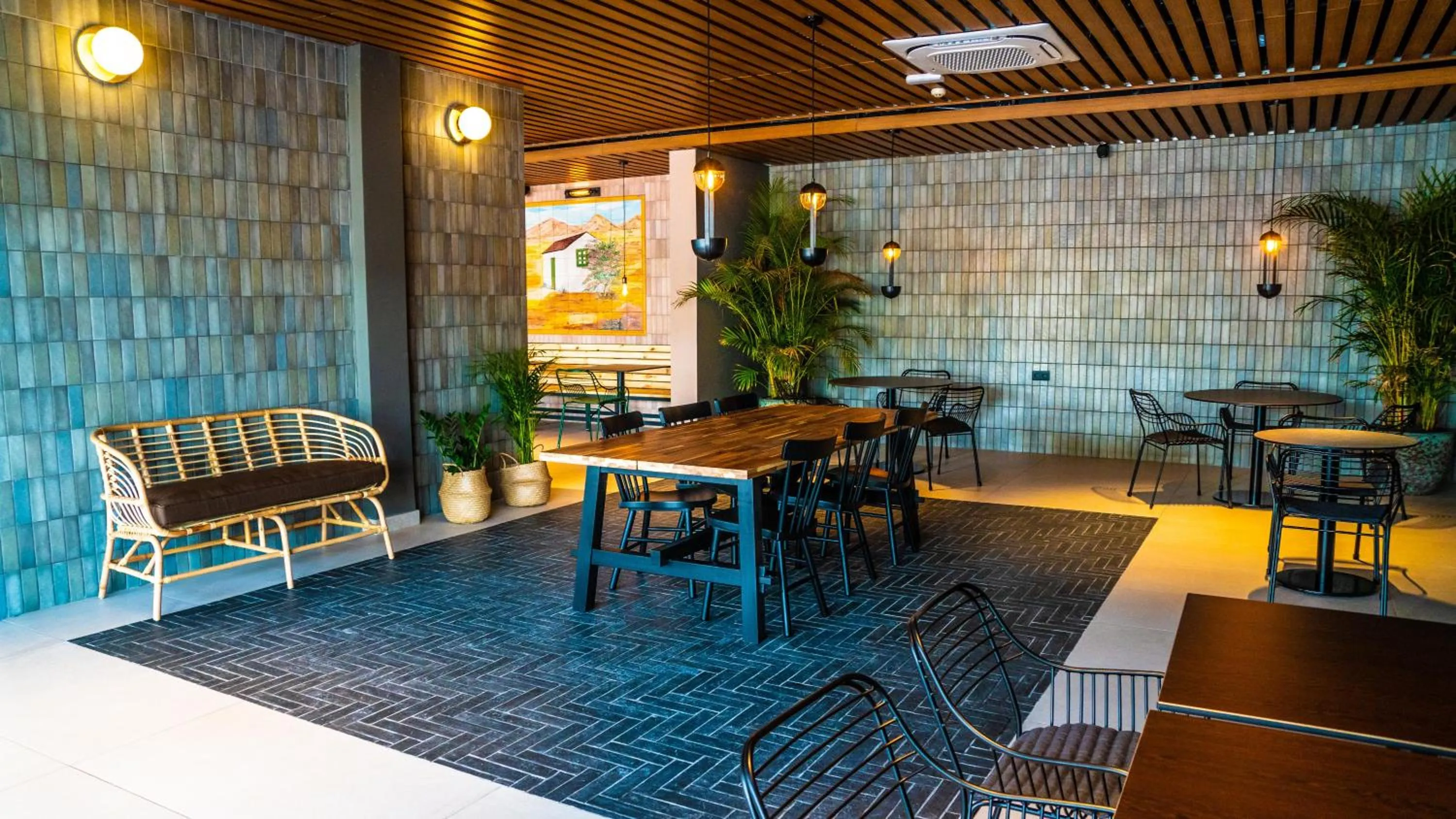 Restaurant/places to eat in Coral Cotillo Beach