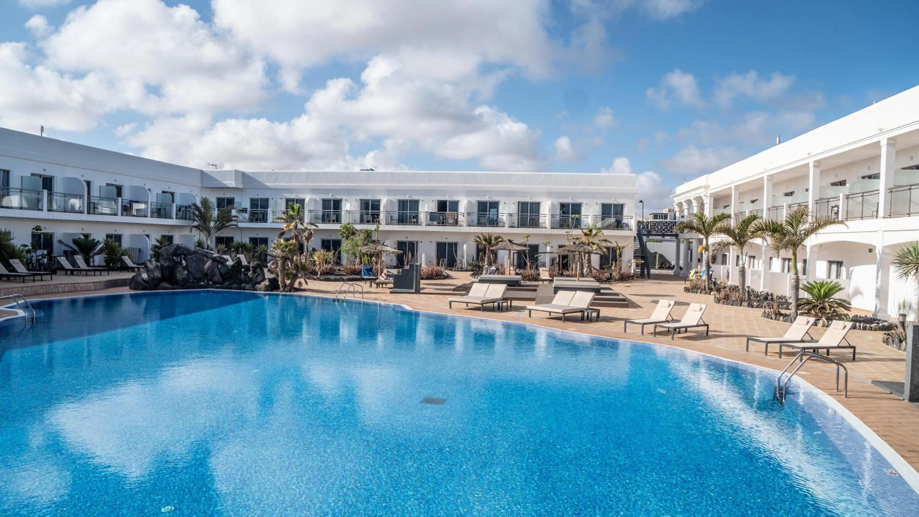 Swimming pool in Coral Cotillo Beach