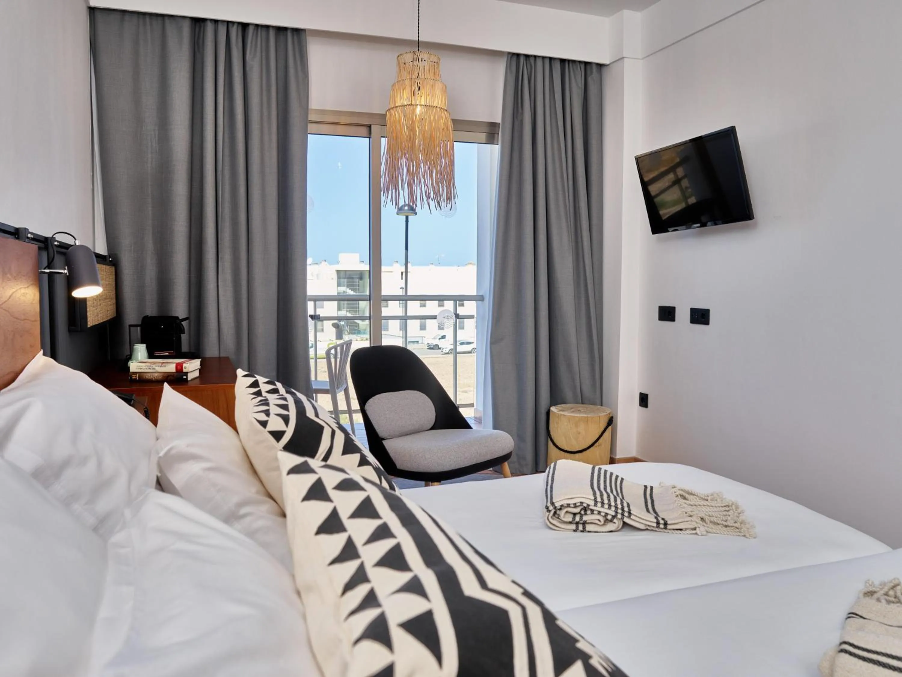 Photo of the whole room, Bed in Coral Cotillo Beach