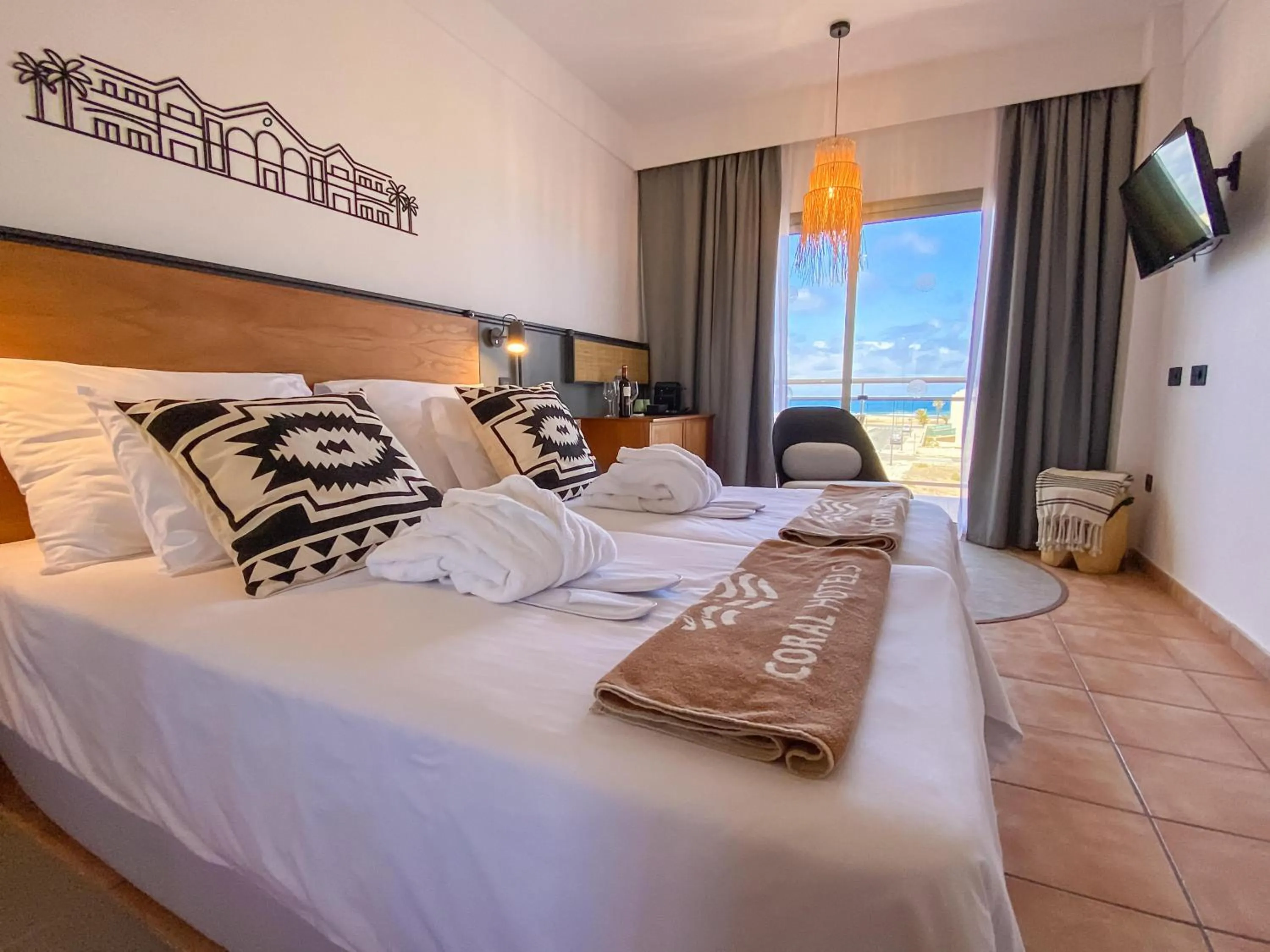 Photo of the whole room, Bed in Coral Cotillo Beach