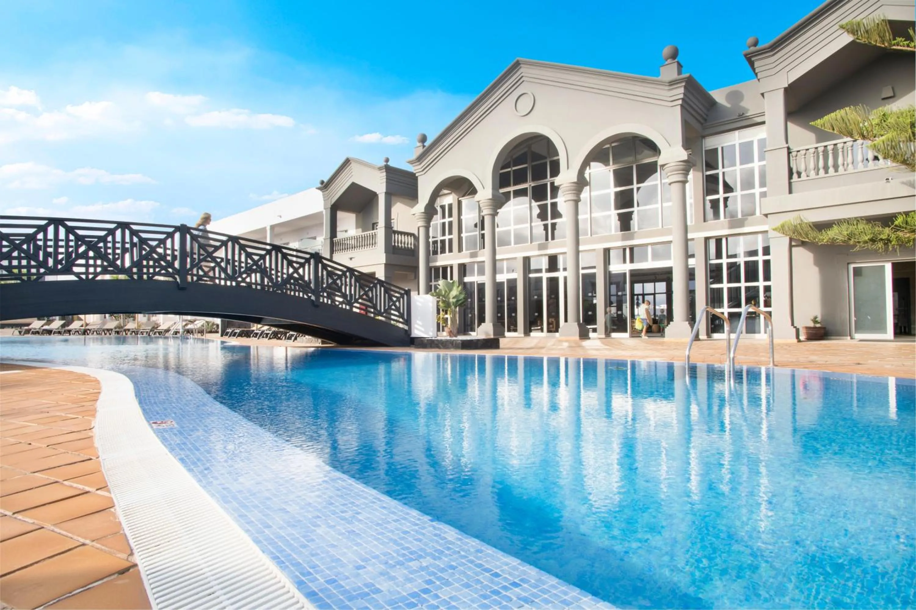 Swimming pool in Coral Cotillo Beach