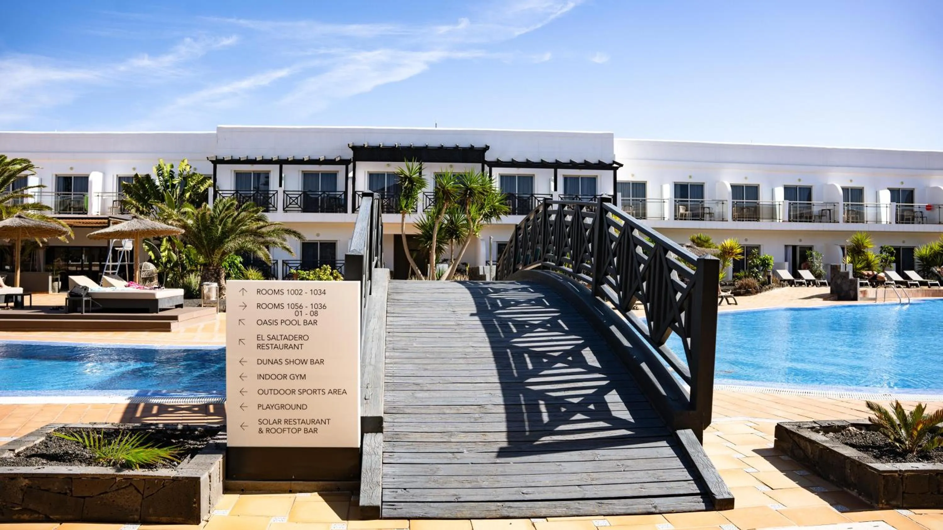 Swimming pool in Coral Cotillo Beach