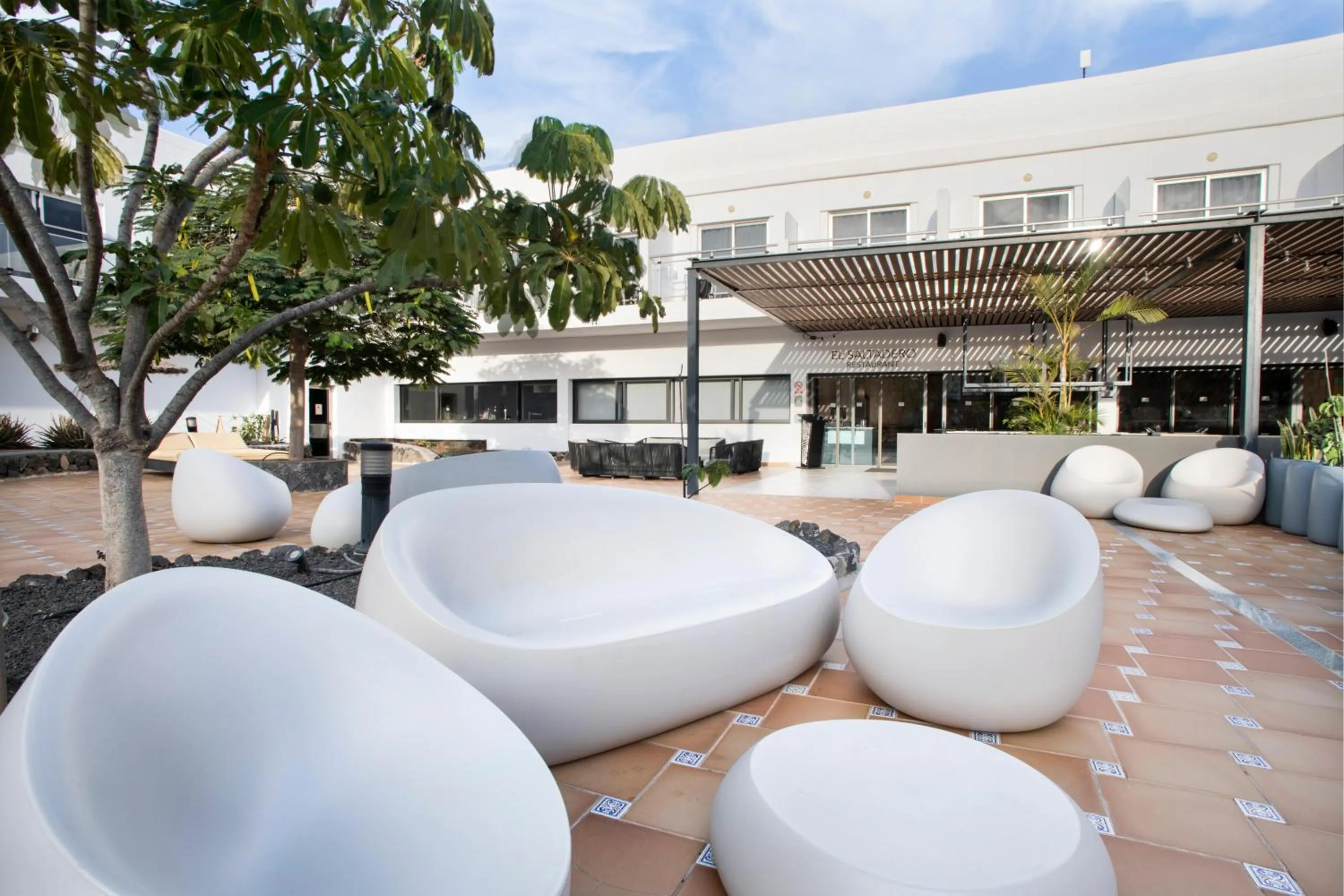 Swimming pool in Coral Cotillo Beach