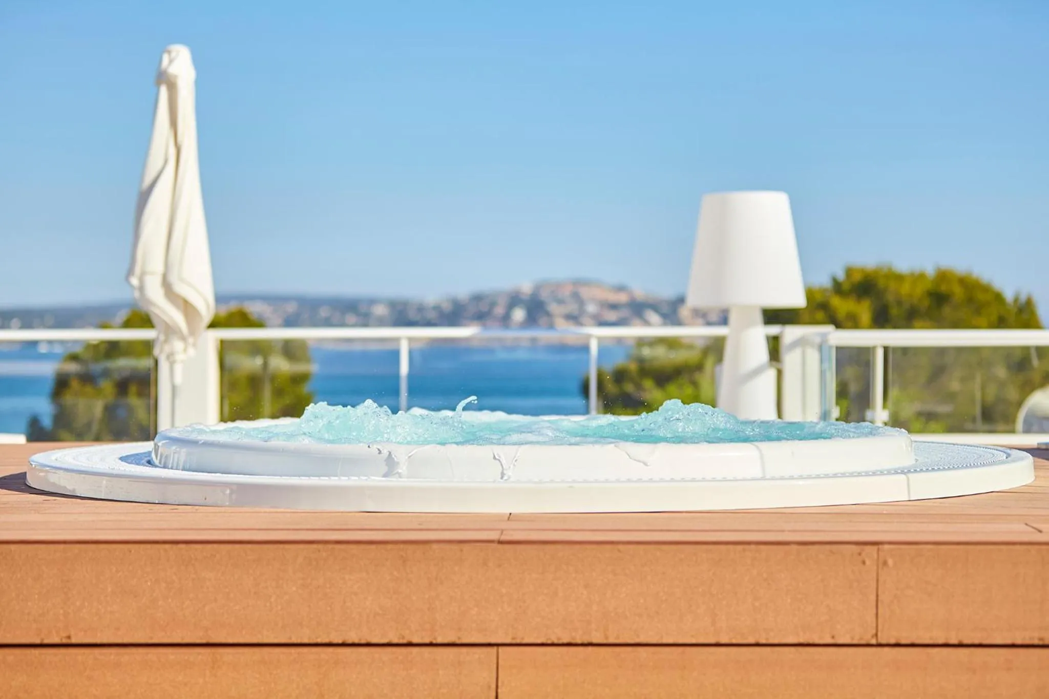 Hot Tub in Cupido Boutique Hotel