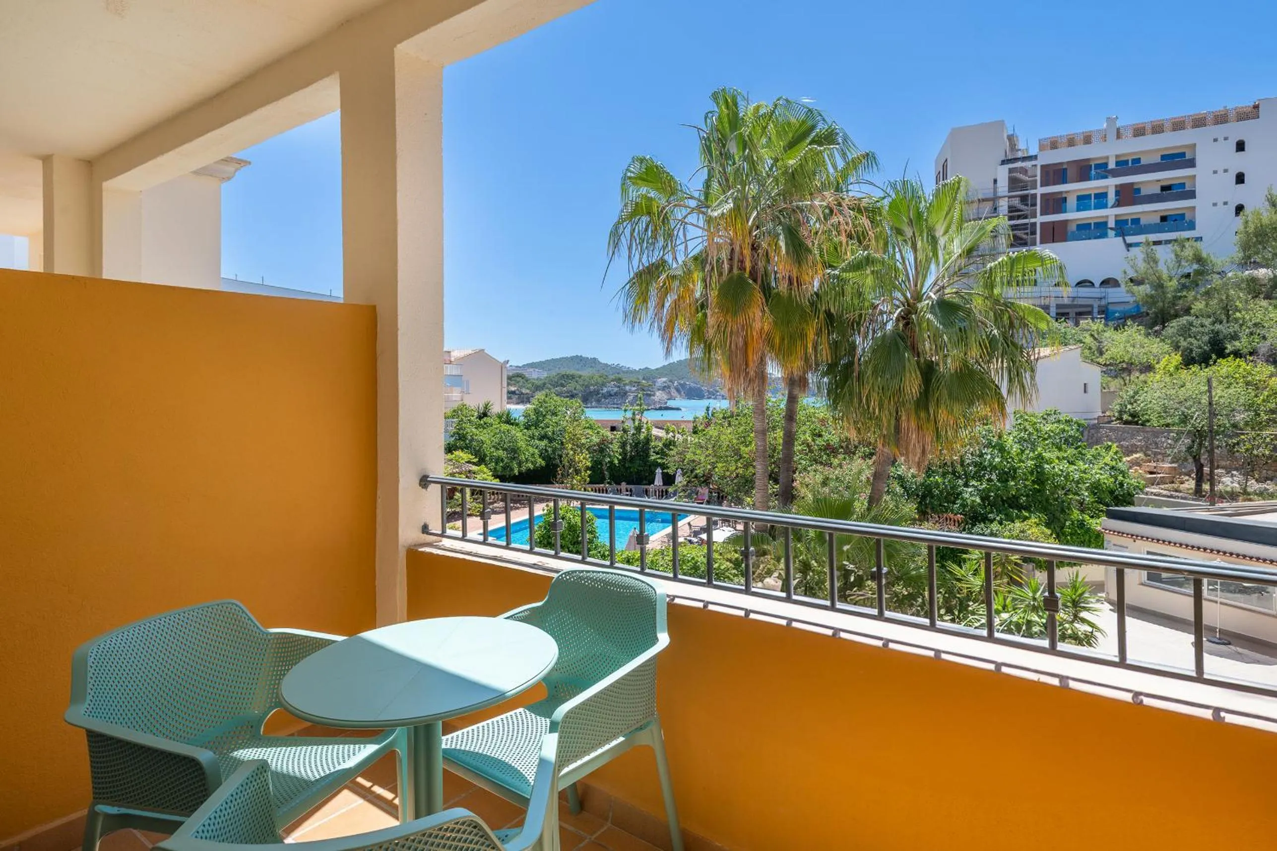 Day in FLOR los Almendros Hotel