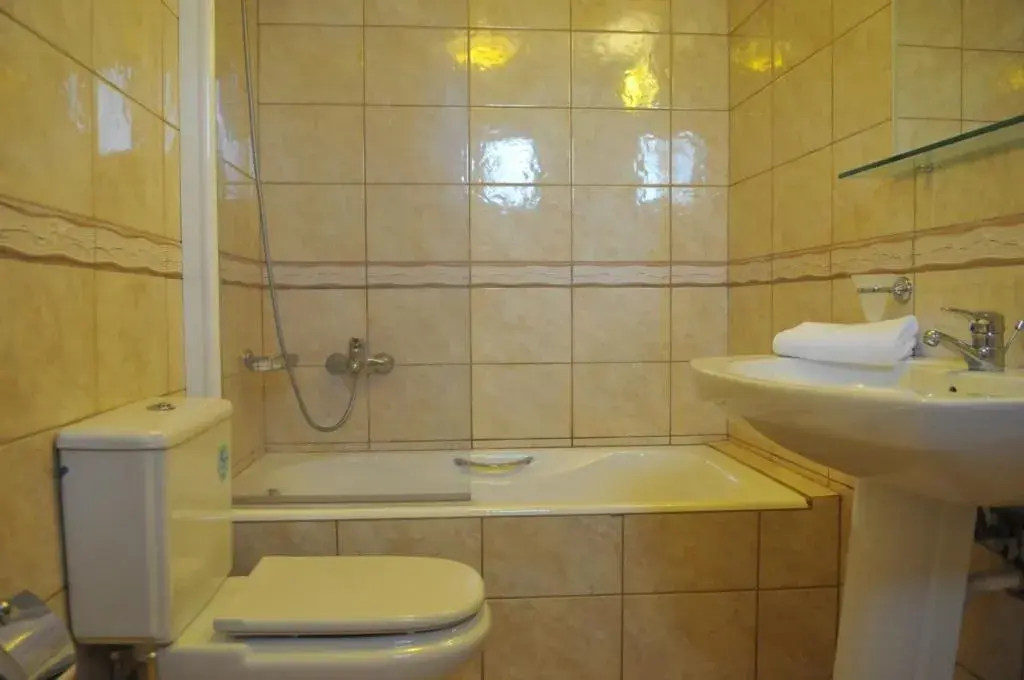 One-Bedroom Apartment with Sea View in Finiki Plaza One-Bedroom Apartment with Sea View in Finiki Plaza