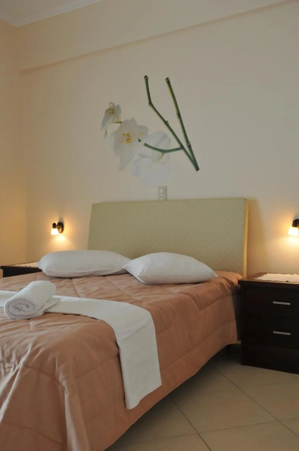 Bedroom, Bed in Finiki Plaza