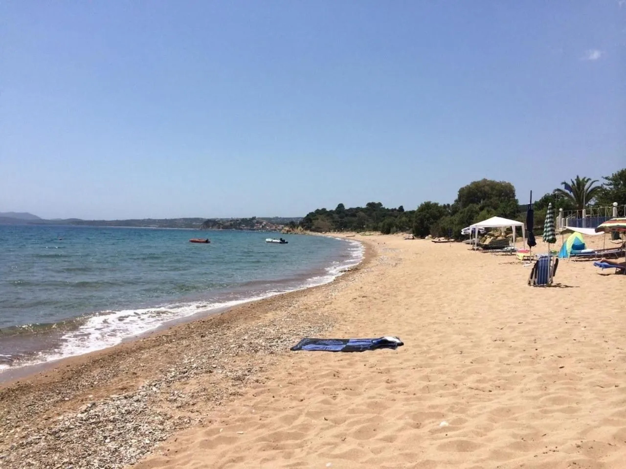Beach in Finiki Plaza