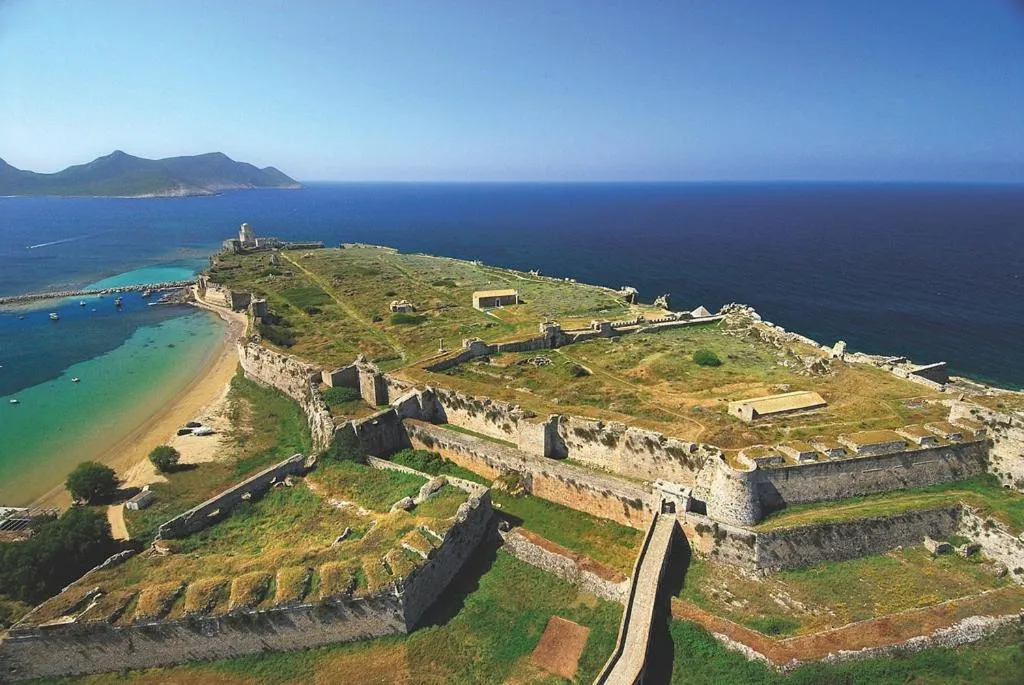 Nearby landmark in Finiki Plaza