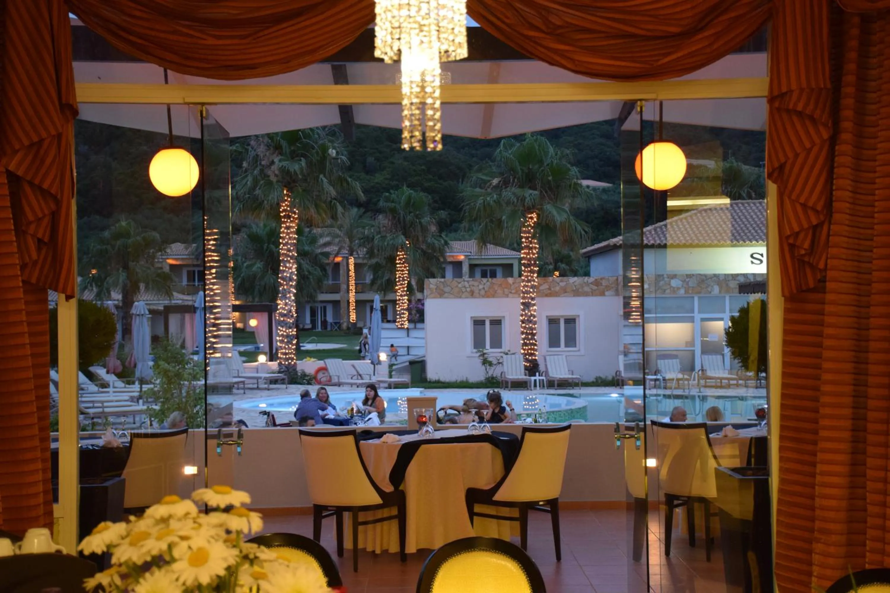 Restaurant/places to eat in Olympia Golden Beach Resort & Spa