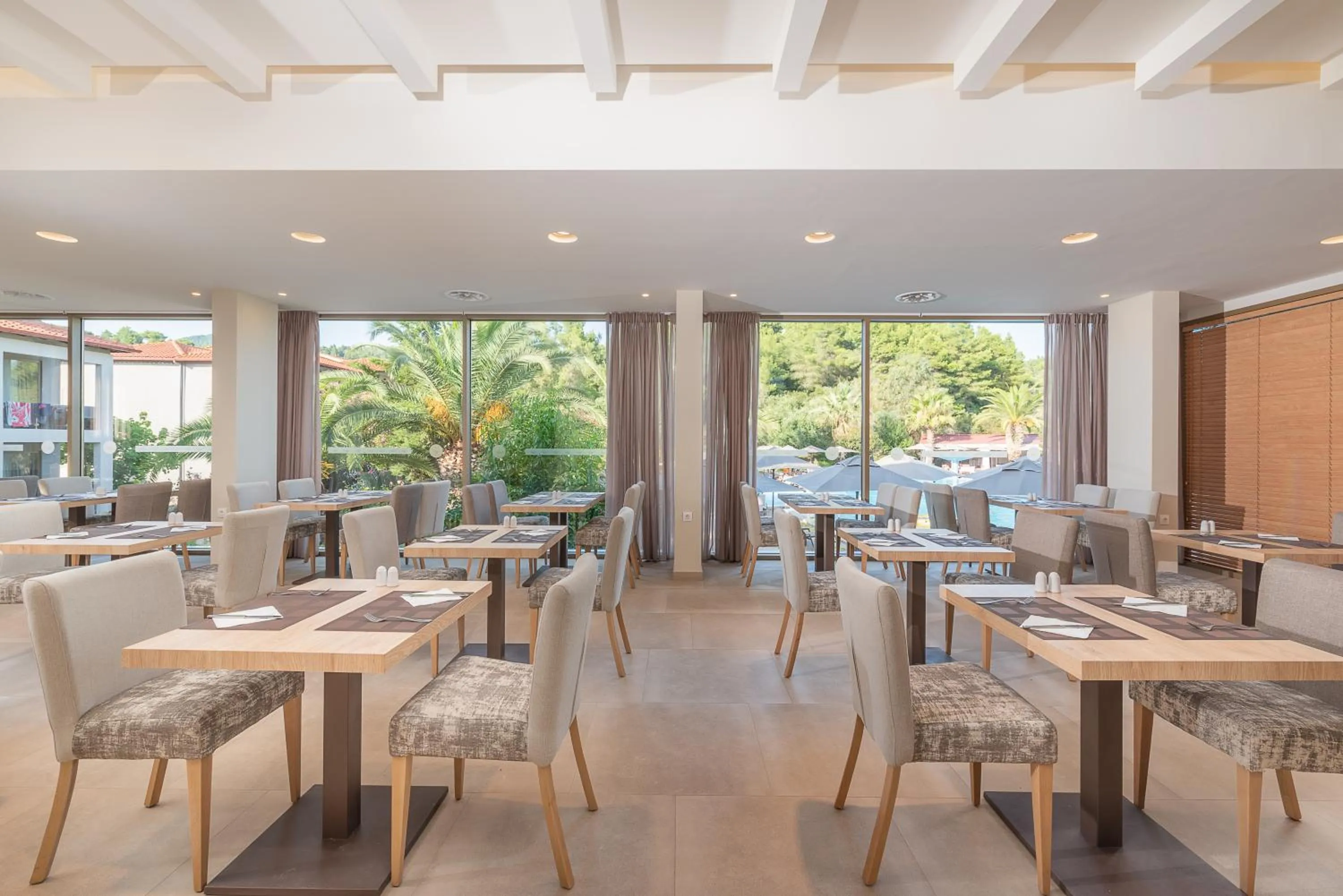 Restaurant/places to eat in Poseidon Hotel Sea Resort