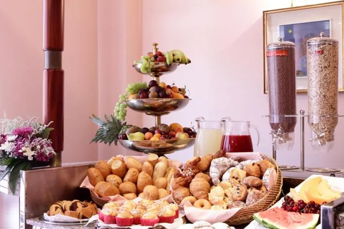 Food and drinks in Hotel City