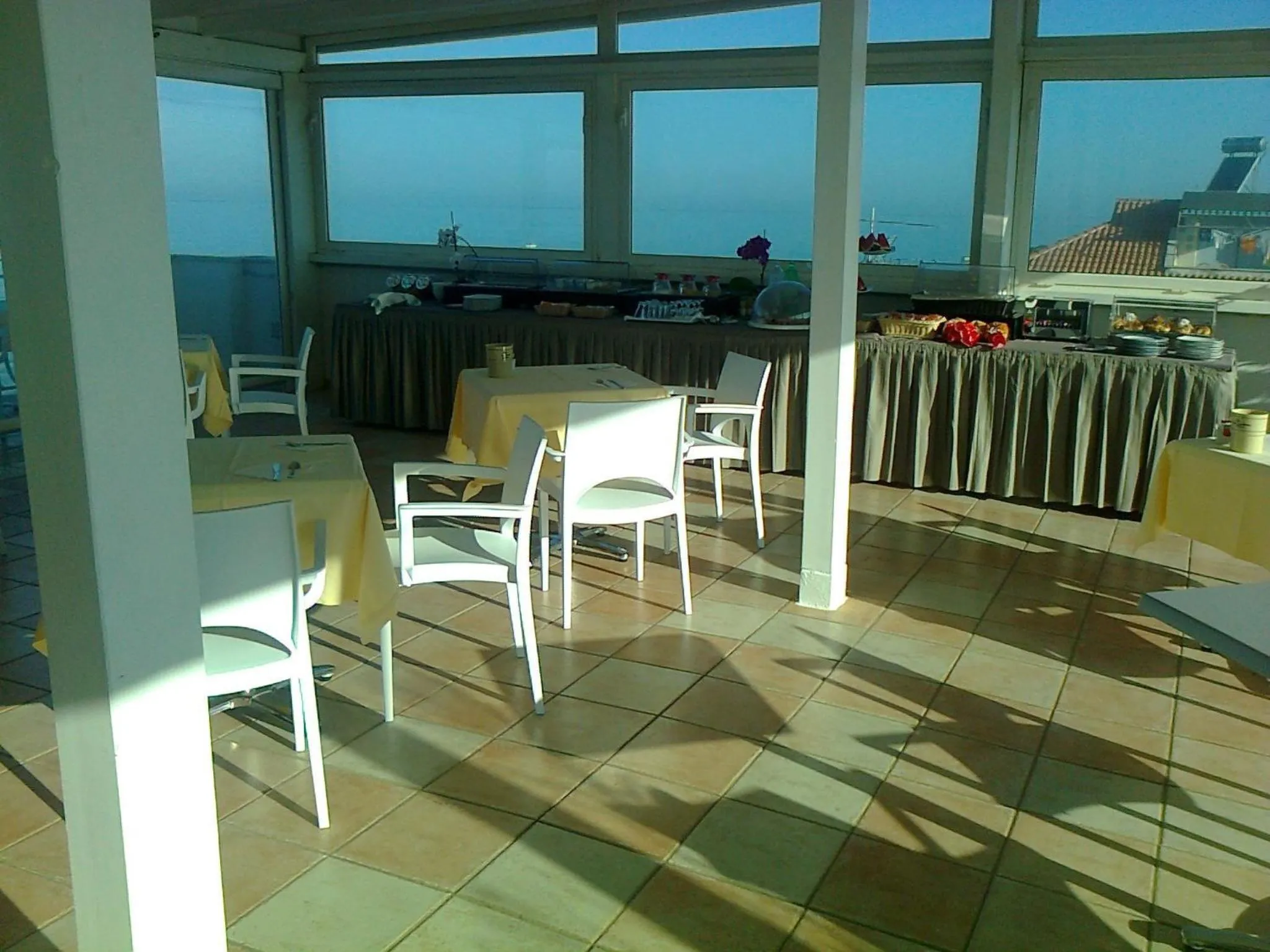 Restaurant/places to eat in Hotel L'Approdo