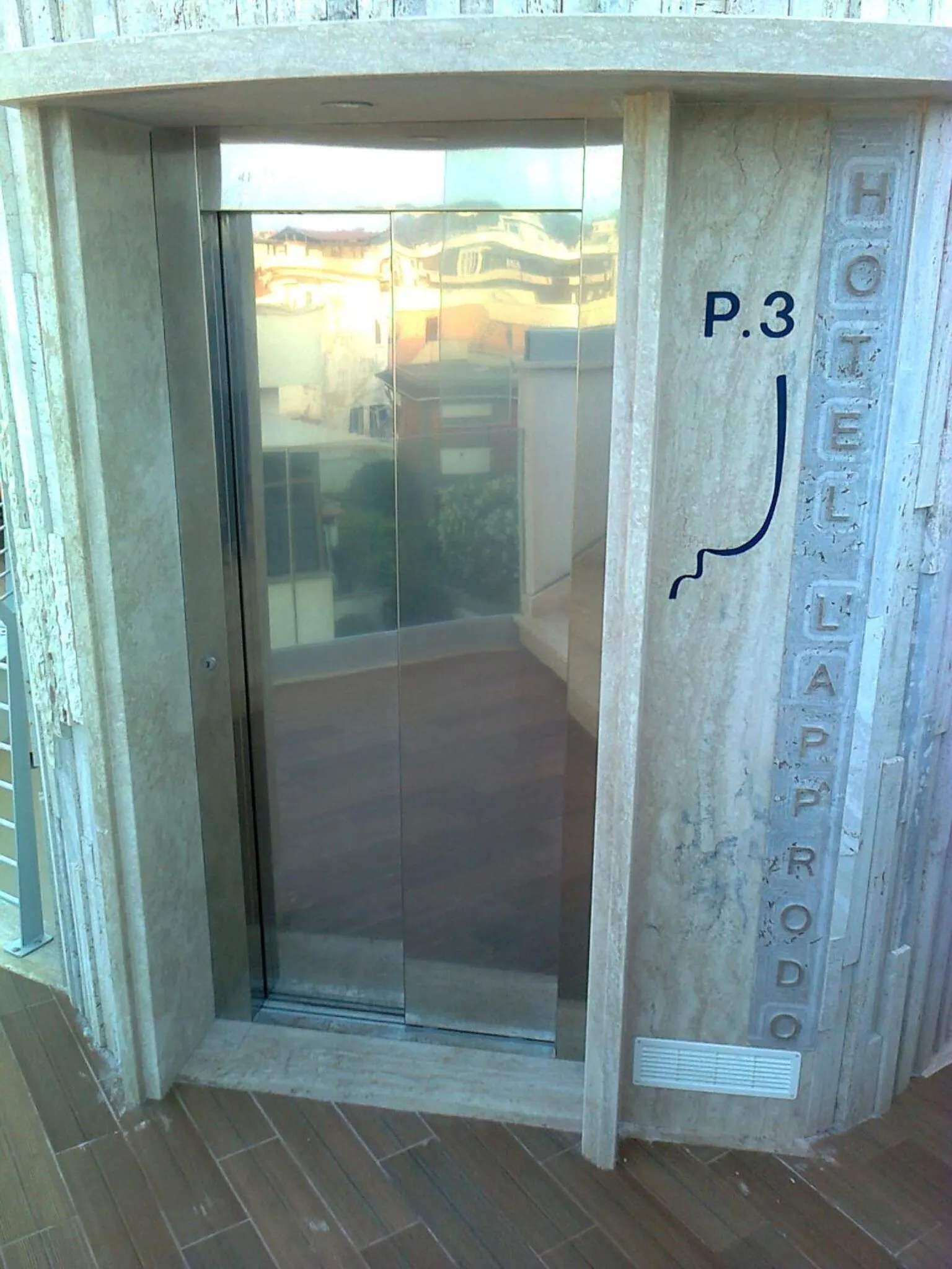 Facade/entrance in Hotel L'Approdo