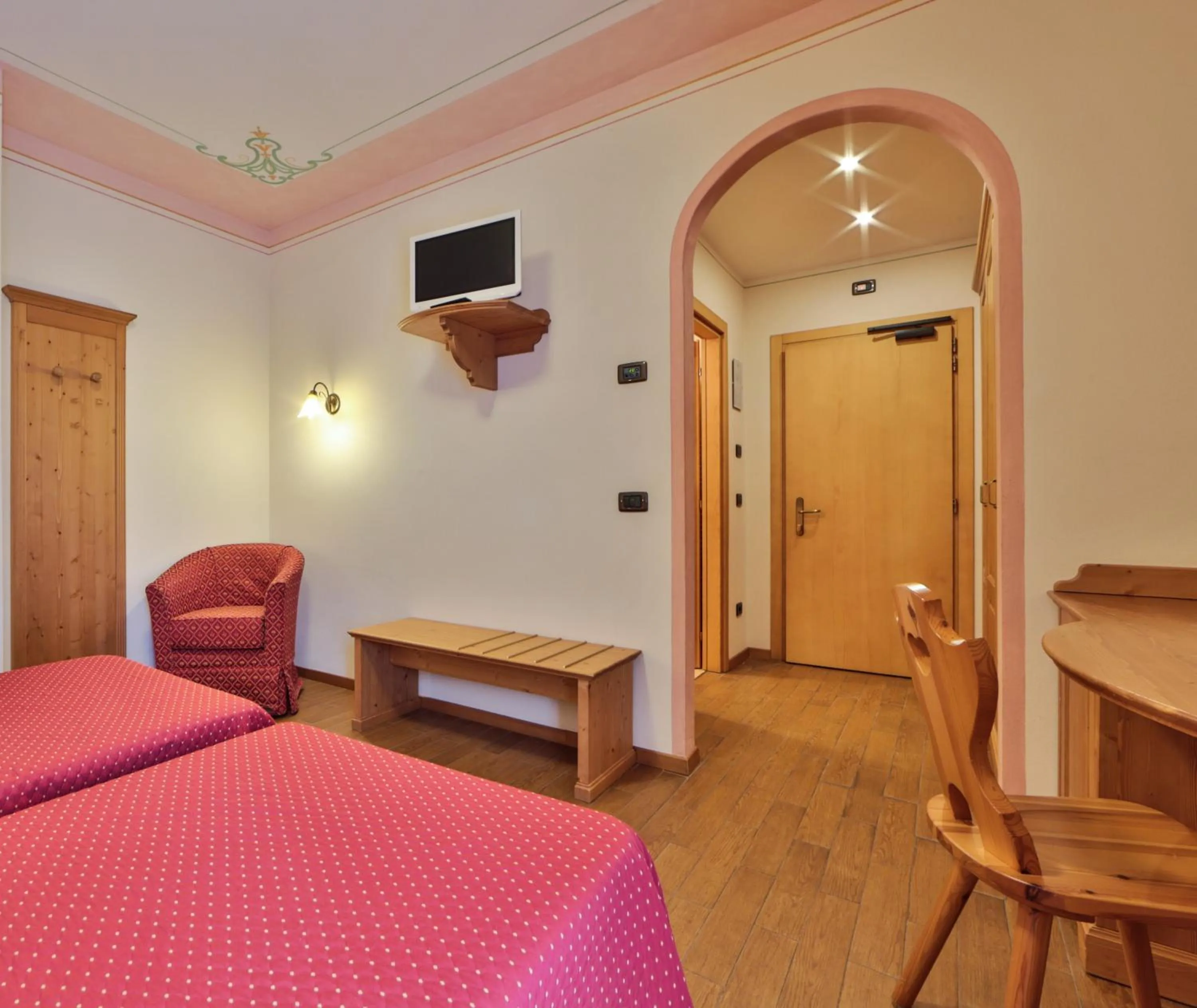 Animals in Hotel Fai