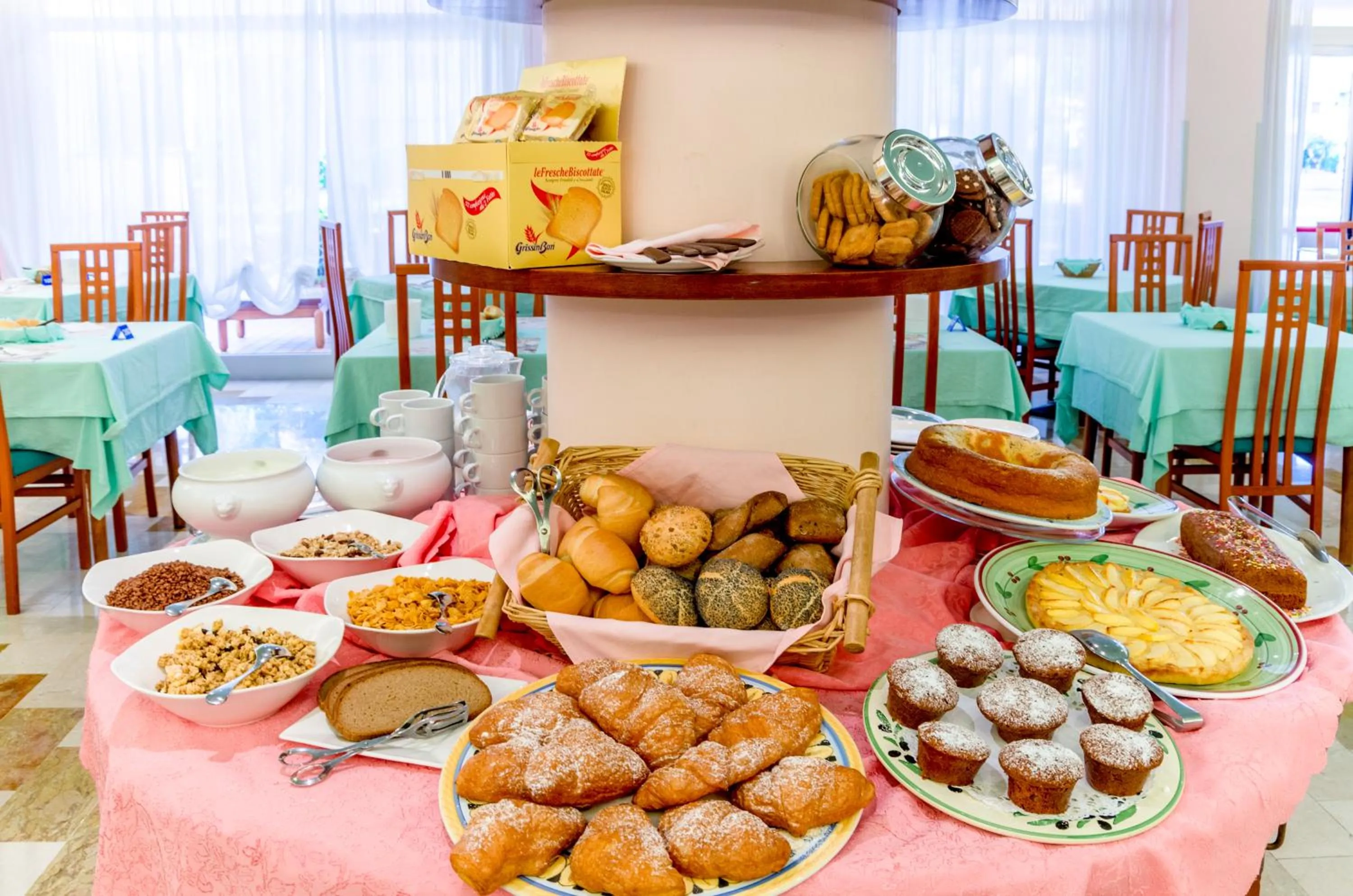 Buffet breakfast in Hotel Di Giovanni