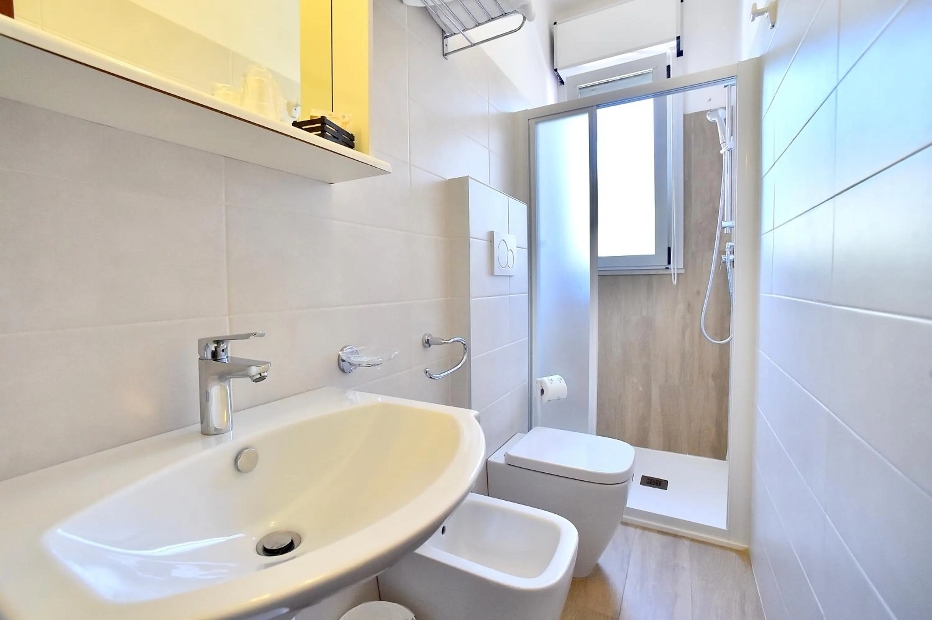 Shower in Hotel Di Giovanni