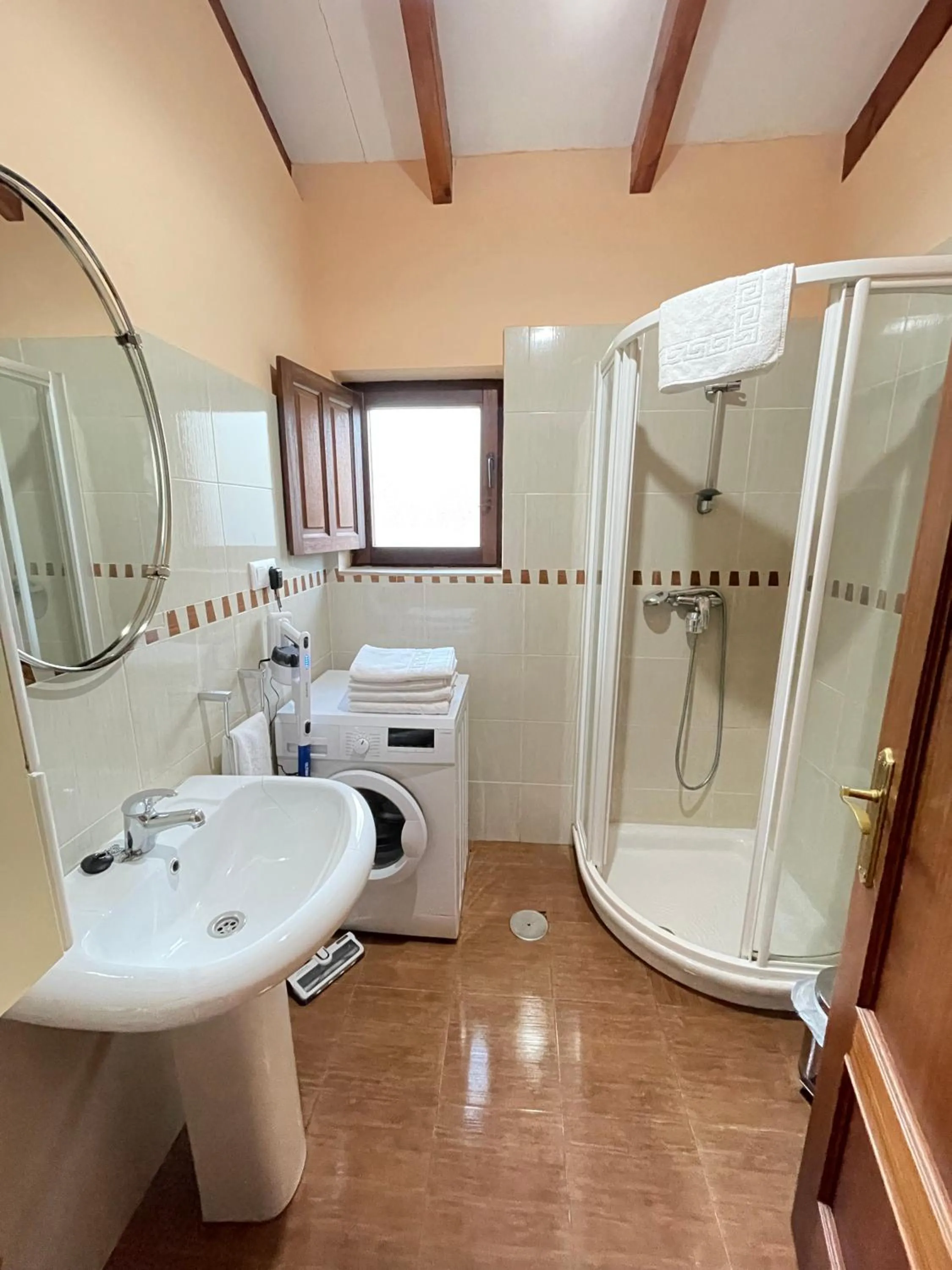 Bathroom in Posada La Cabaña De Salmon