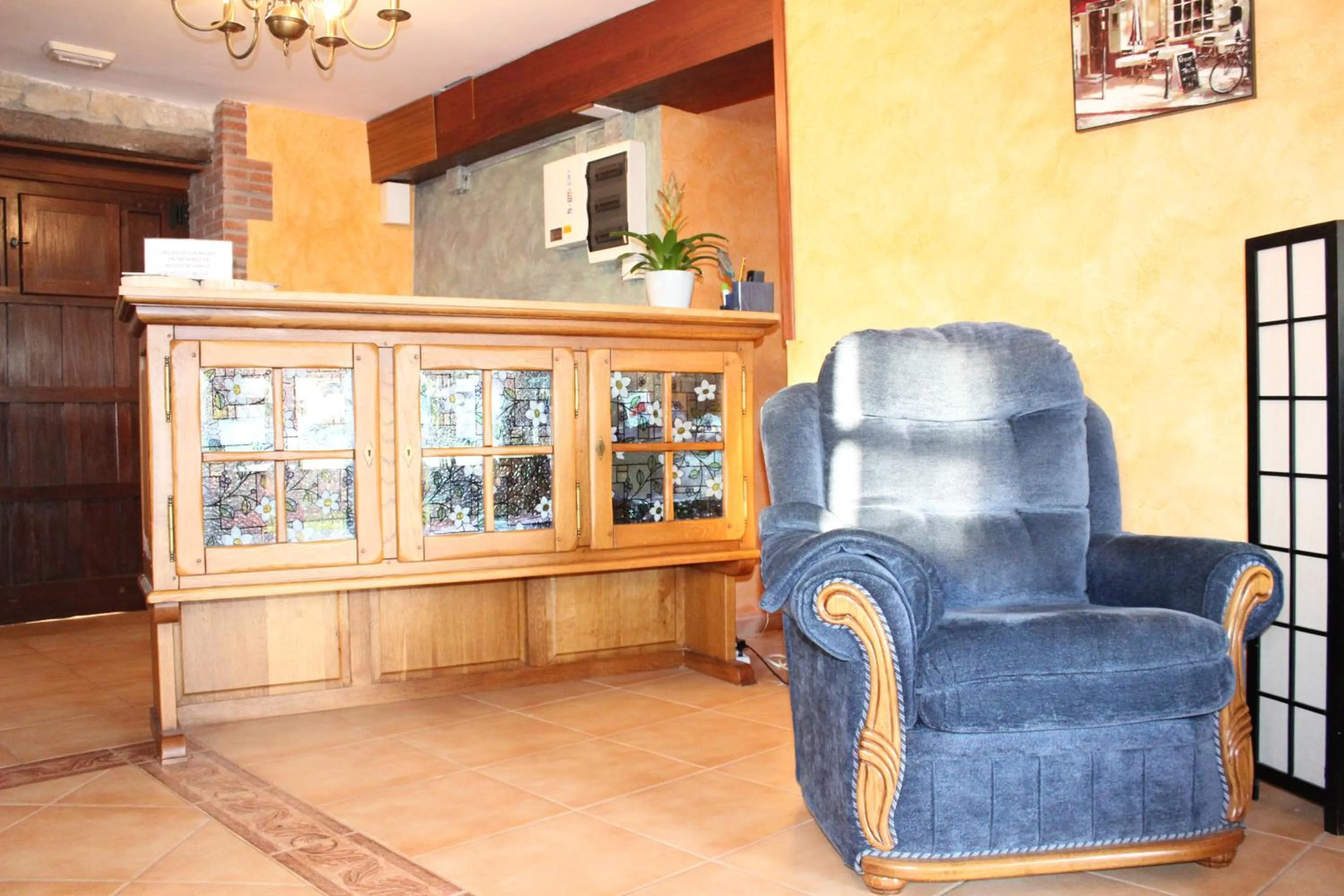 Lobby or reception in Posada La Cabaña De Salmon